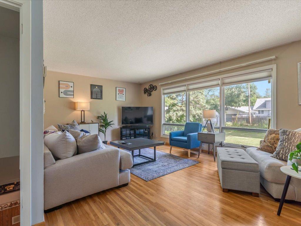 1958 single family home for sale at 1218 9th Avenue NE in Brainerd, MN — 4 bed, 2 bath (photo 3 of 30)