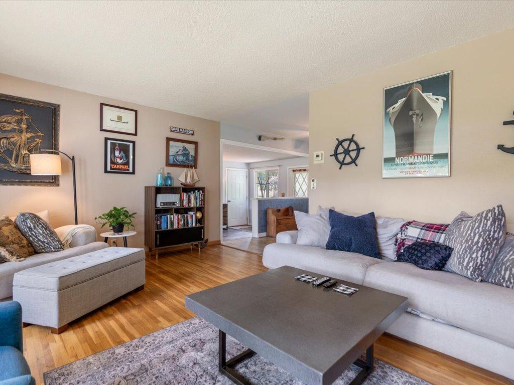 1958 single family home for sale at 1218 9th Avenue NE in Brainerd, MN — 4 bed, 2 bath (photo 5 of 30)