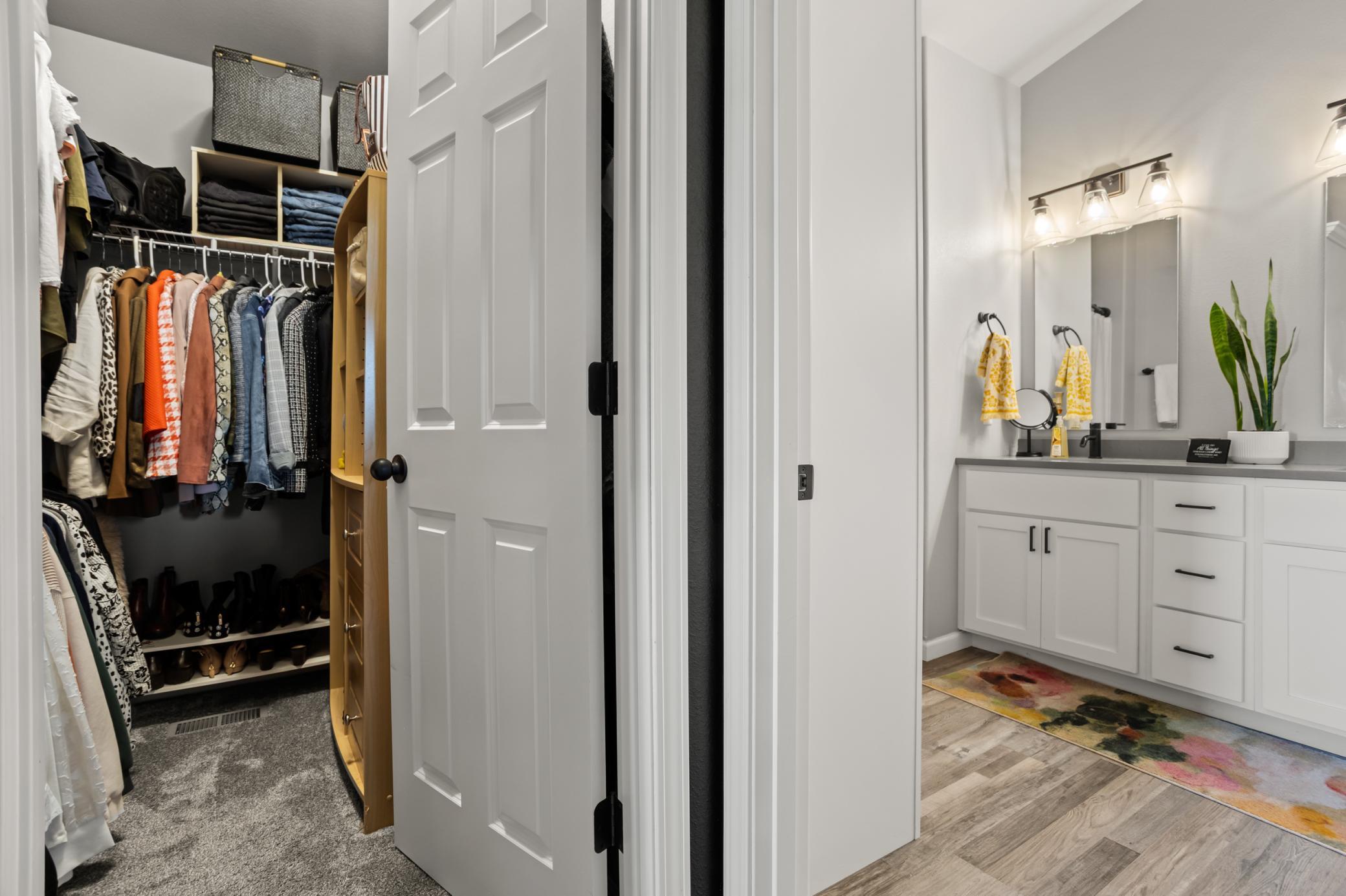 2020 single family home for sale at 1020 Highland Lane W in West Fargo, ND — 3 bed, 2 bath (photo 16 of 33)