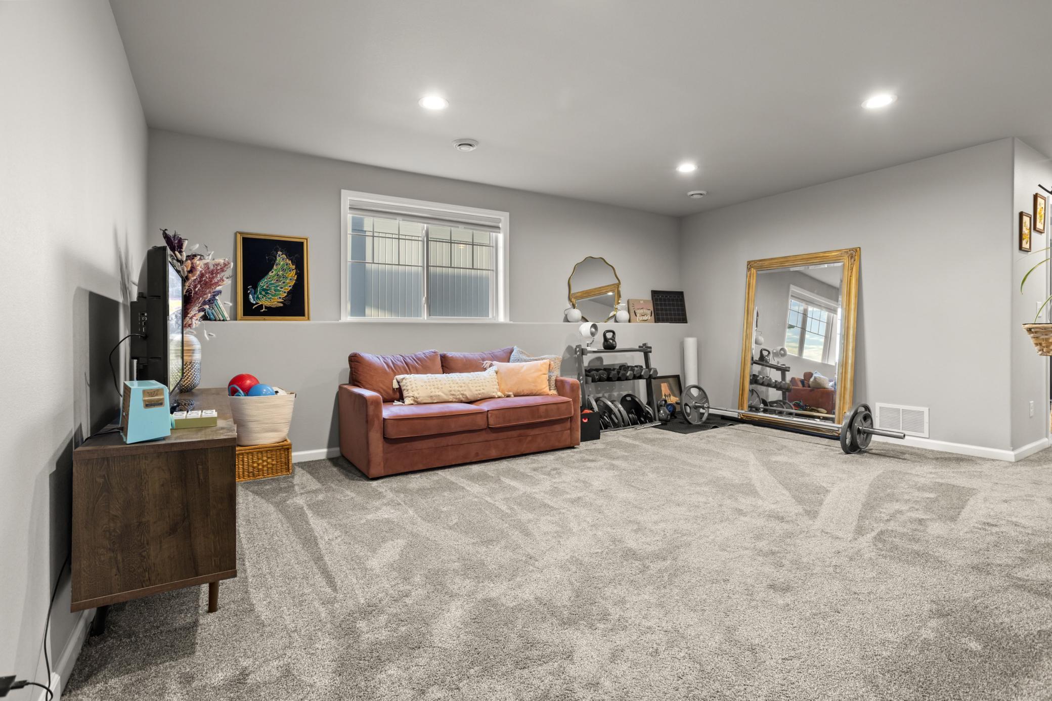 2020 single family home for sale at 1020 Highland Lane W in West Fargo, ND — 3 bed, 2 bath (photo 21 of 33)