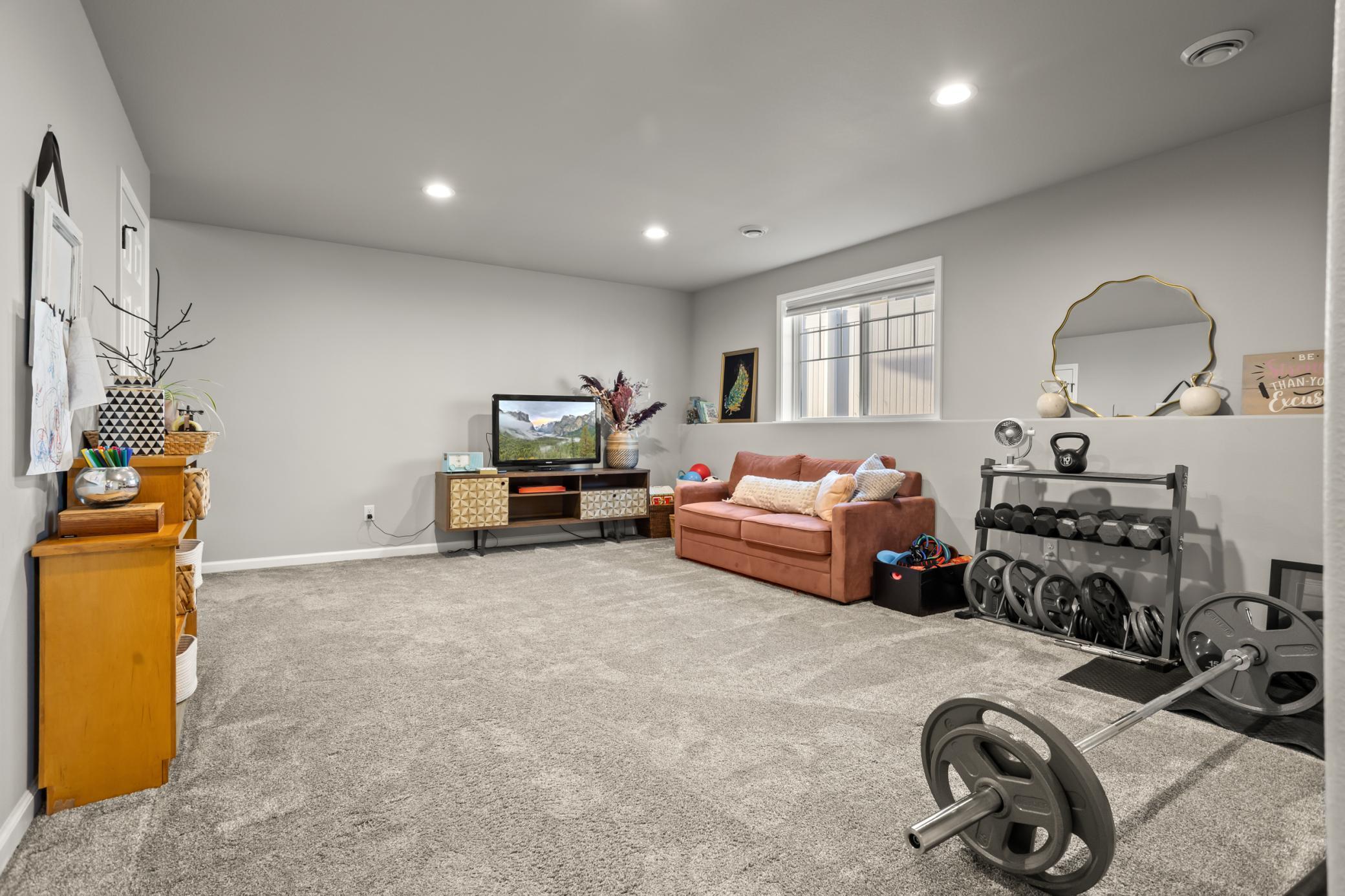 2020 single family home for sale at 1020 Highland Lane W in West Fargo, ND — 3 bed, 2 bath (photo 22 of 33)