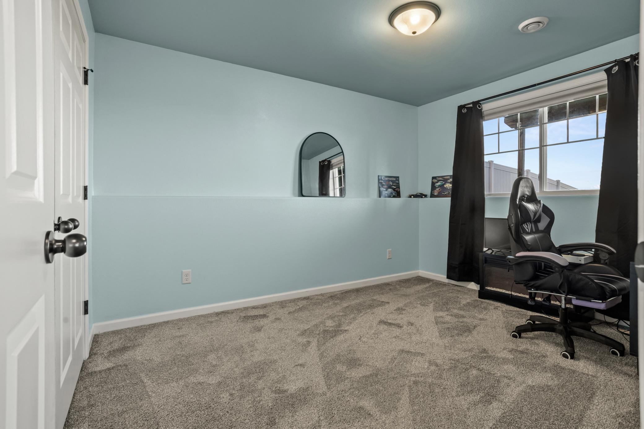 2020 single family home for sale at 1020 Highland Lane W in West Fargo, ND — 3 bed, 2 bath (photo 28 of 33)