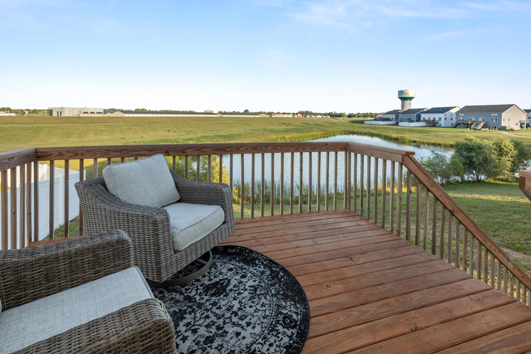 2020 single family home for sale at 1020 Highland Lane W in West Fargo, ND — 3 bed, 2 bath (photo 31 of 33)