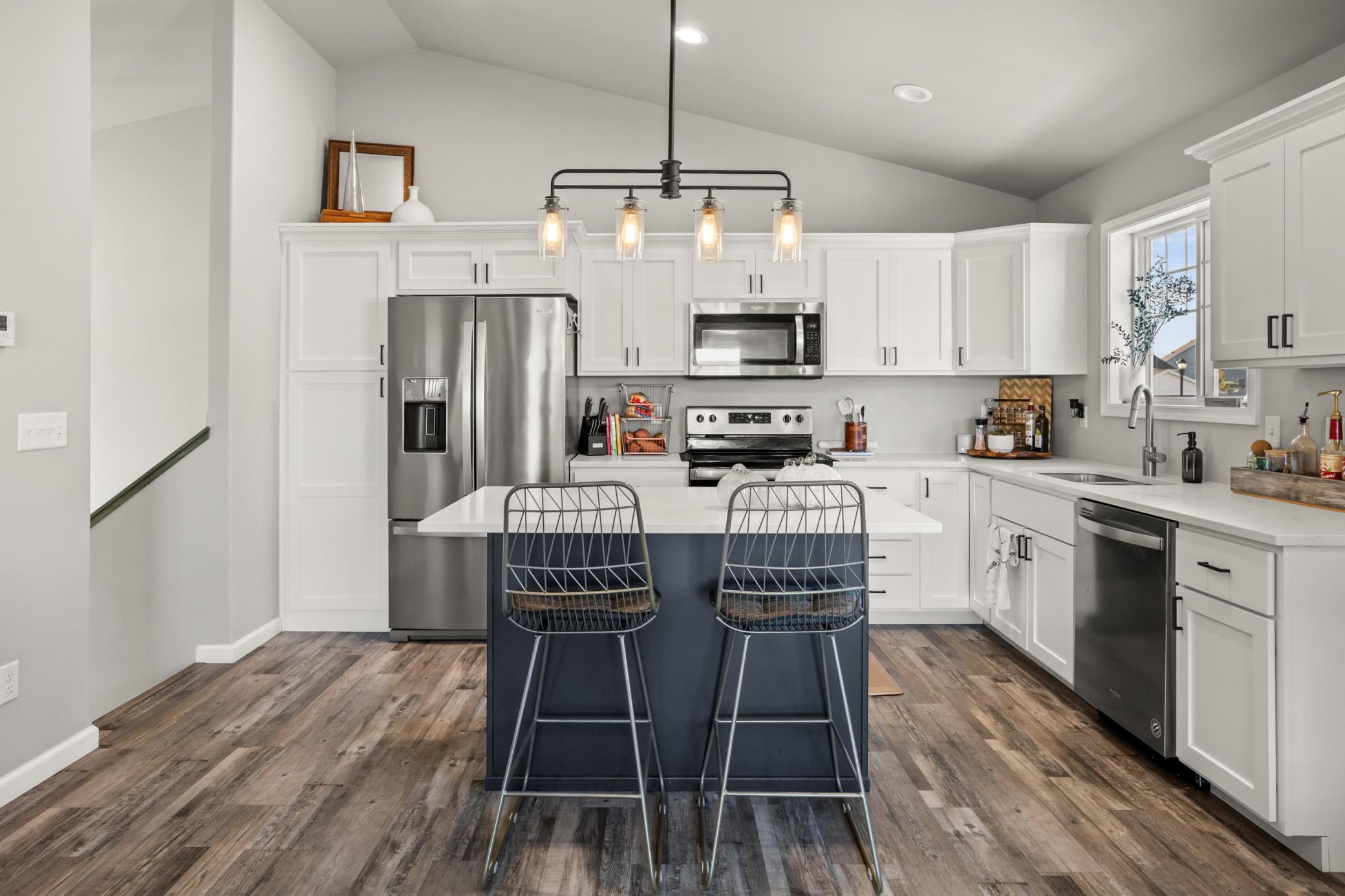 2020 single family home for sale at 1020 Highland Lane W in West Fargo, ND — 3 bed, 2 bath (photo 5 of 33)