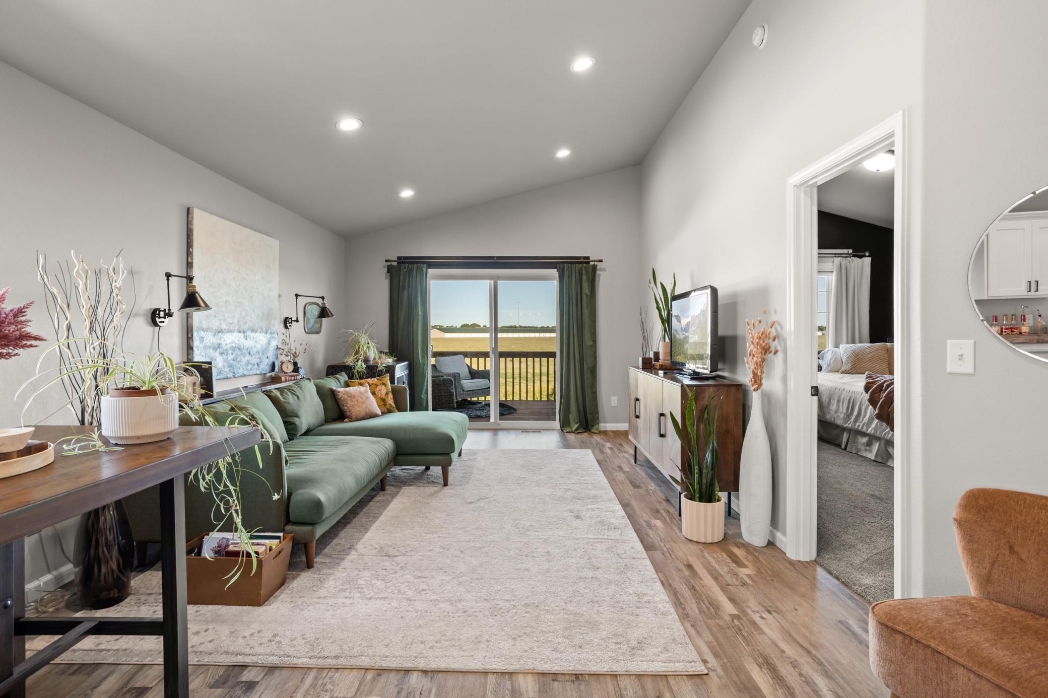 2020 single family home for sale at 1020 Highland Lane W in West Fargo, ND — 3 bed, 2 bath (photo 9 of 33)