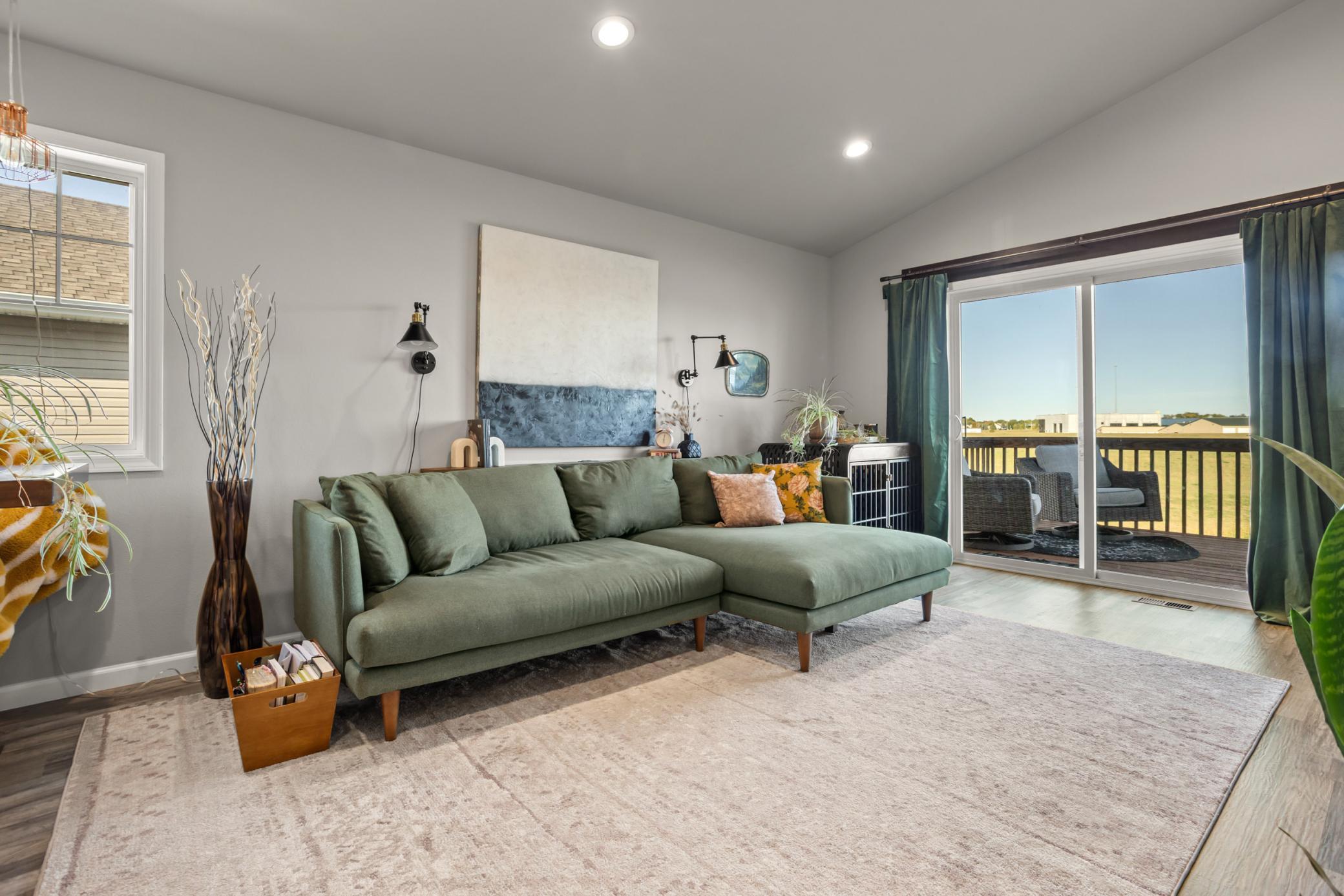 2020 single family home for sale at 1020 Highland Lane W in West Fargo, ND — 3 bed, 2 bath (photo 10 of 33)