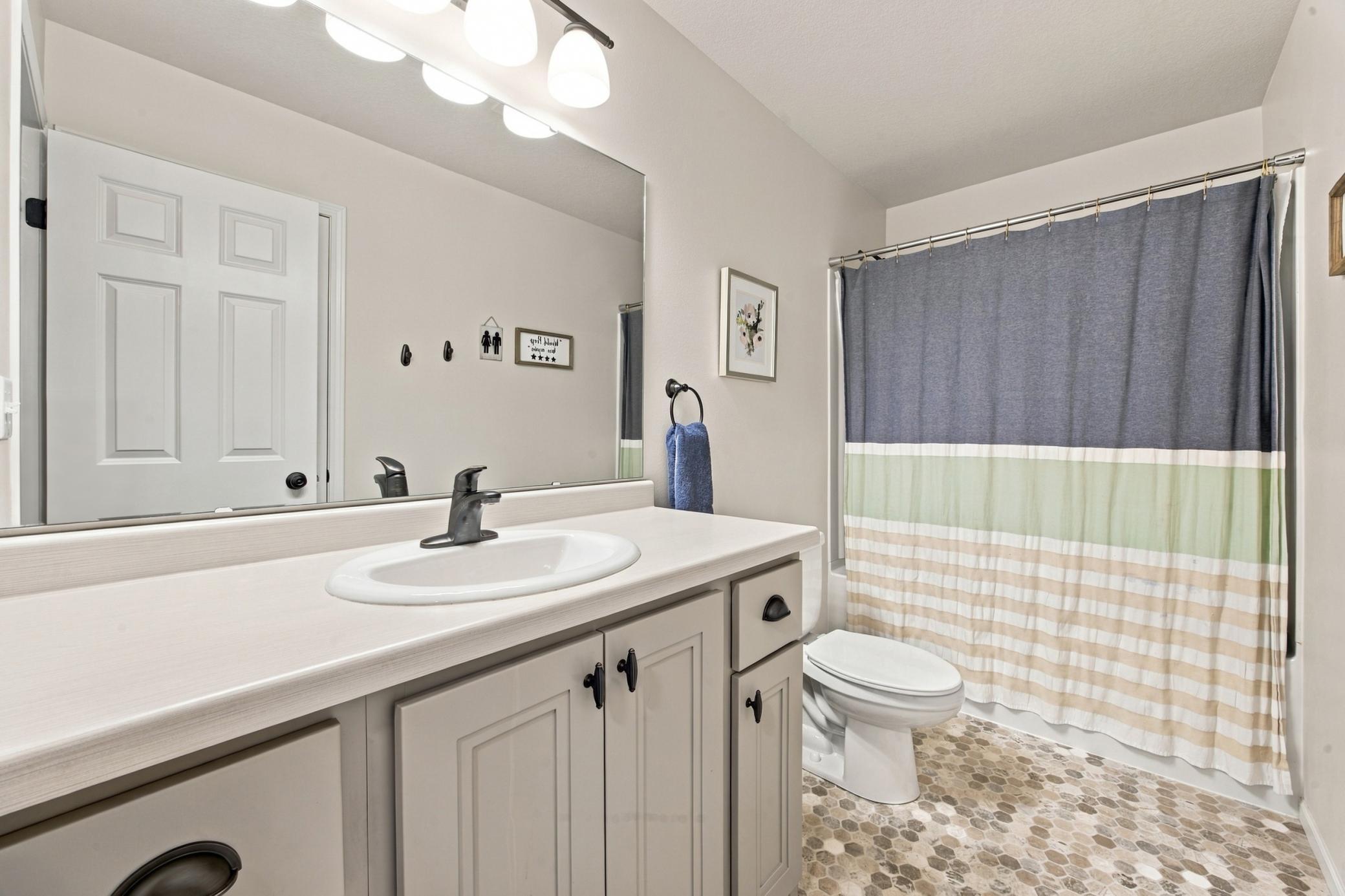 2018 single family home for sale at 5545 8th Street W in West Fargo, ND — 4 bed, 3 bath (photo 20 of 34)