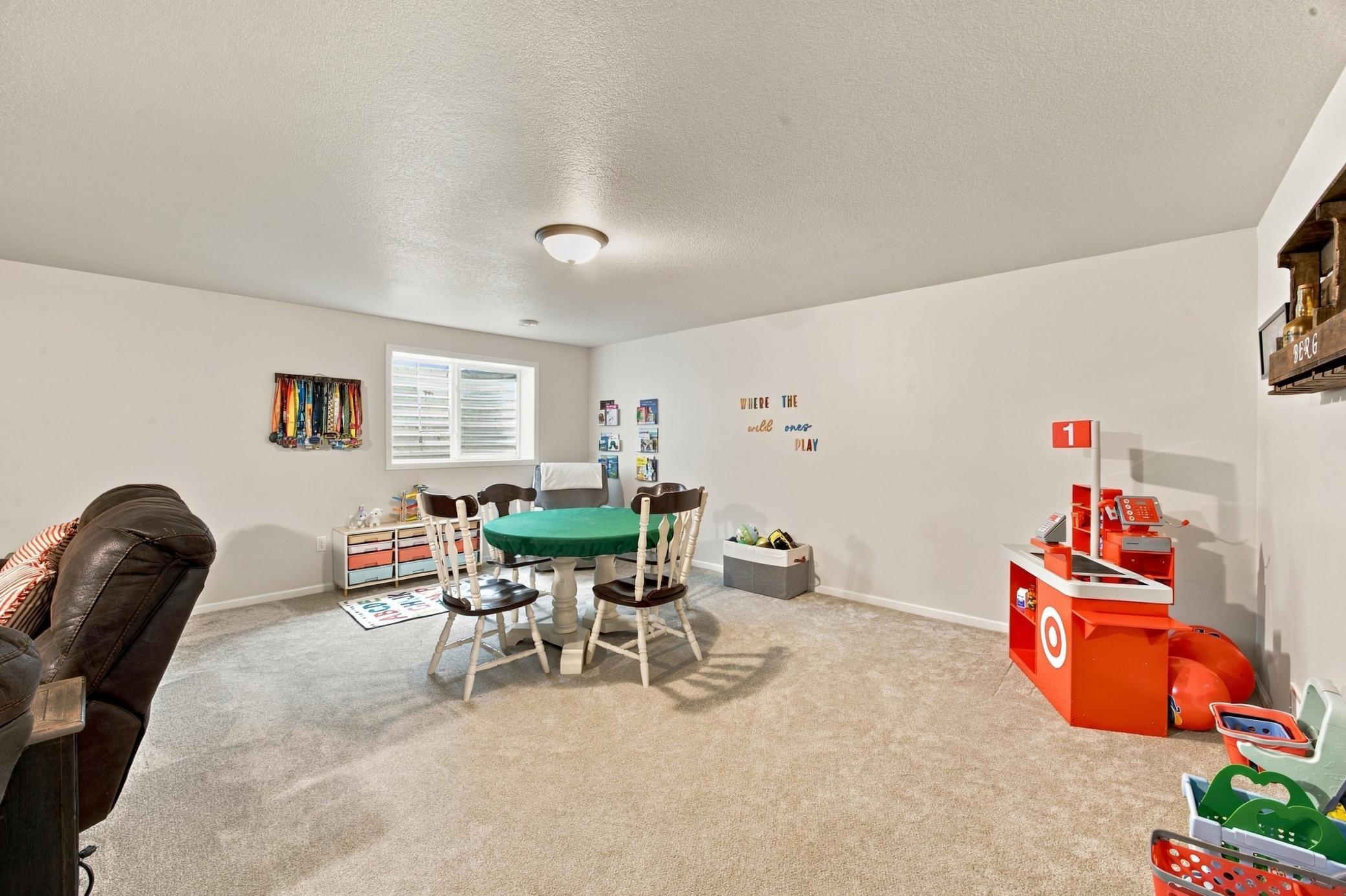 2018 single family home for sale at 5545 8th Street W in West Fargo, ND — 4 bed, 3 bath (photo 21 of 34)