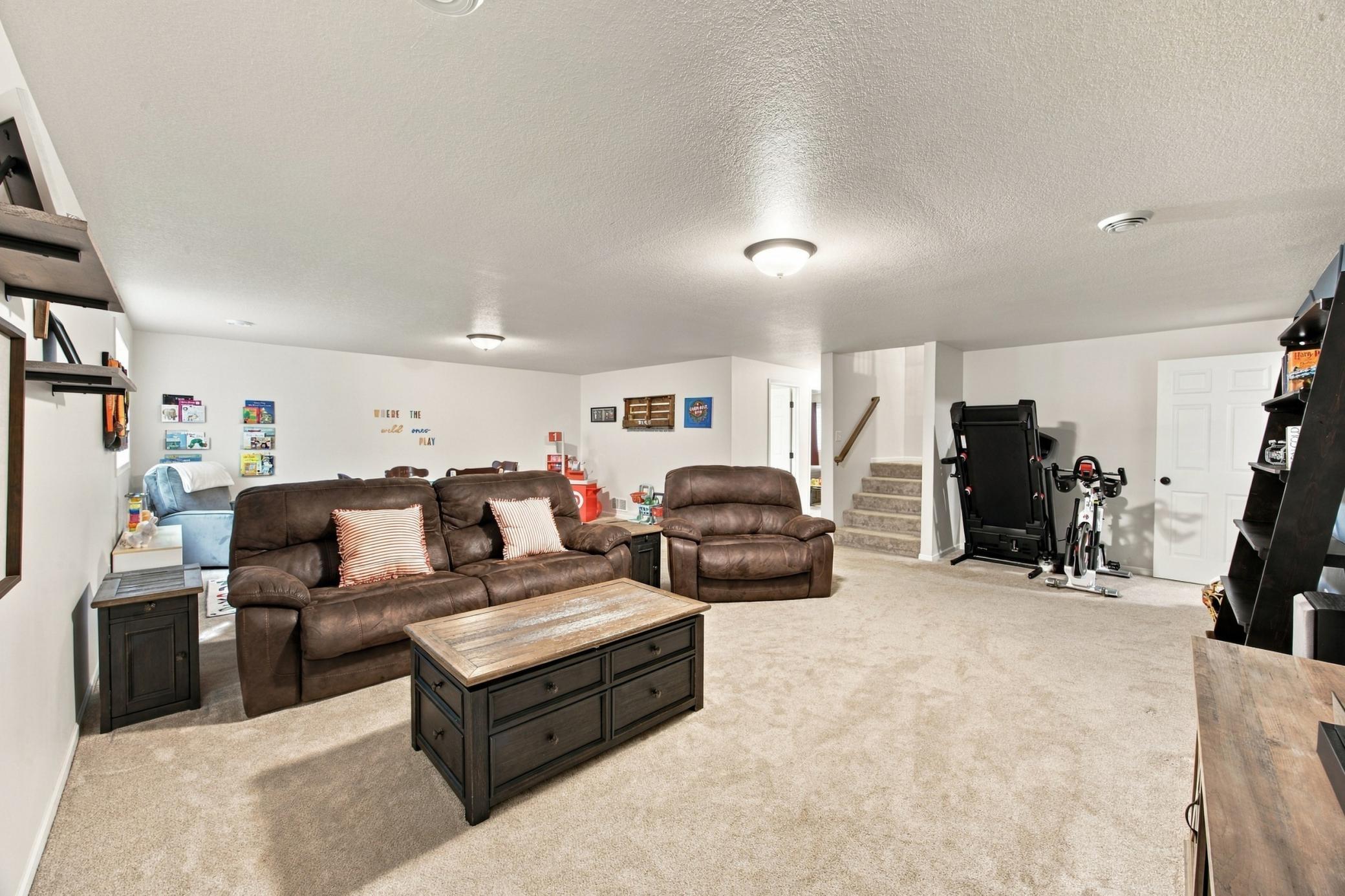 2018 single family home for sale at 5545 8th Street W in West Fargo, ND — 4 bed, 3 bath (photo 23 of 34)