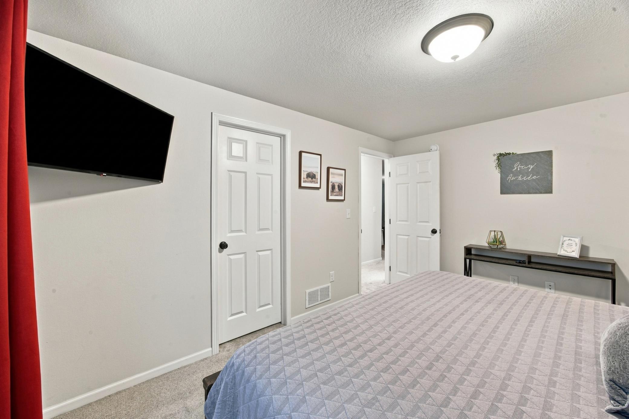 2018 single family home for sale at 5545 8th Street W in West Fargo, ND — 4 bed, 3 bath (photo 28 of 34)