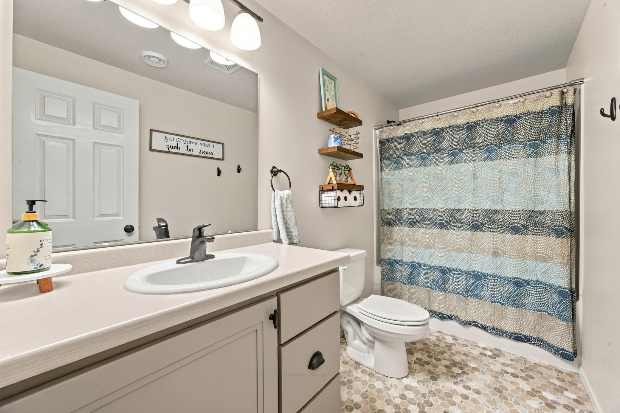 2018 single family home for sale at 5545 8th Street W in West Fargo, ND — 4 bed, 3 bath (photo 31 of 34)