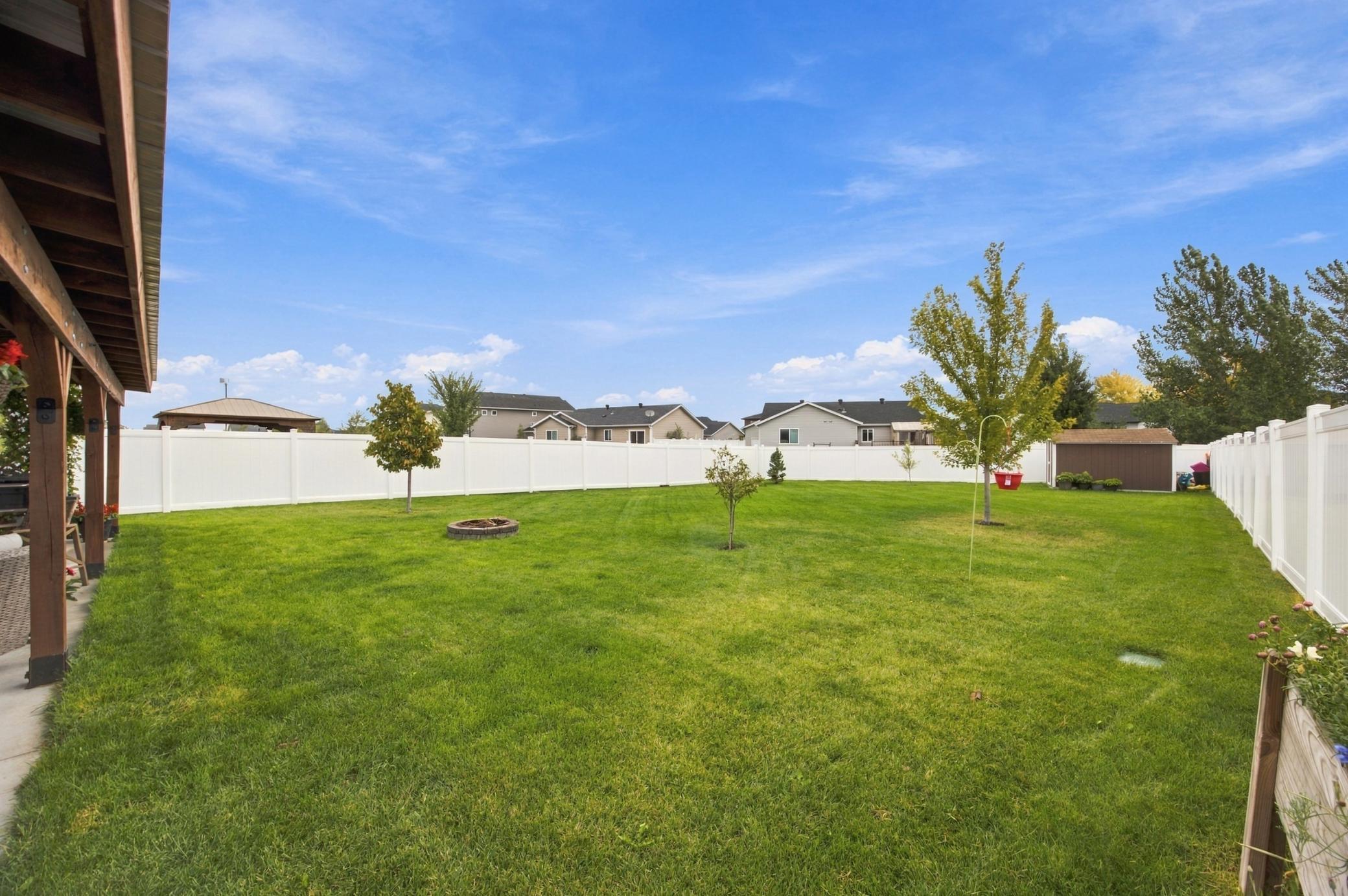 2018 single family home for sale at 5545 8th Street W in West Fargo, ND — 4 bed, 3 bath (photo 33 of 34)