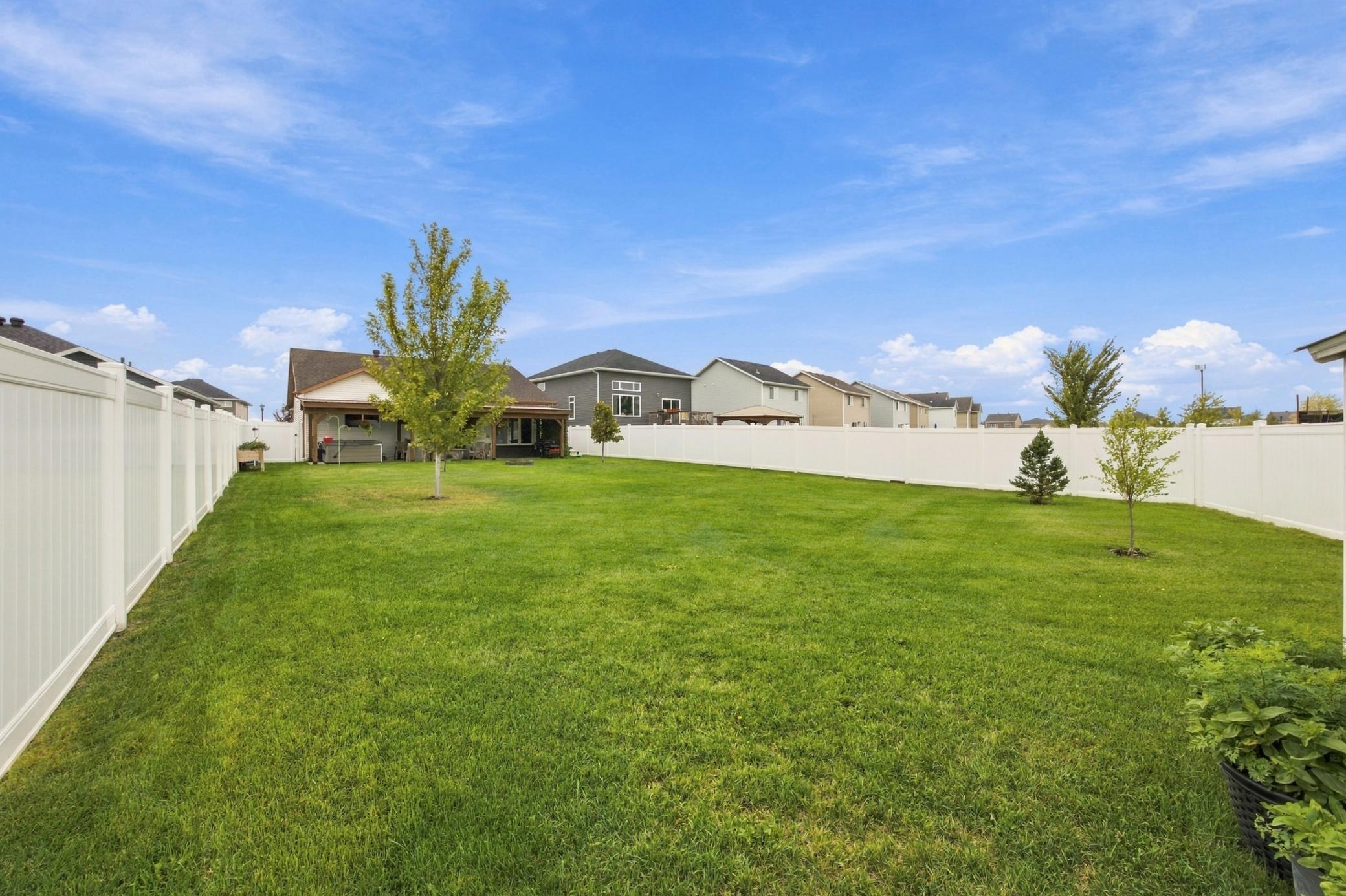2018 single family home for sale at 5545 8th Street W in West Fargo, ND — 4 bed, 3 bath (photo 34 of 34)