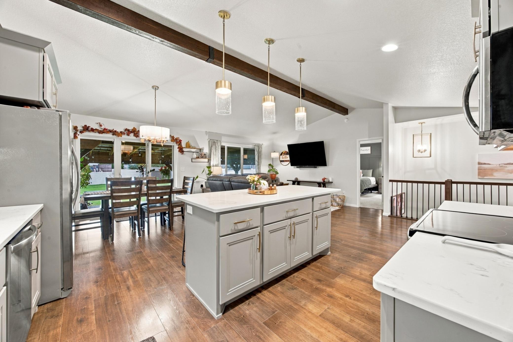 2018 single family home for sale at 5545 8th Street W in West Fargo, ND — 4 bed, 3 bath (photo 10 of 34)