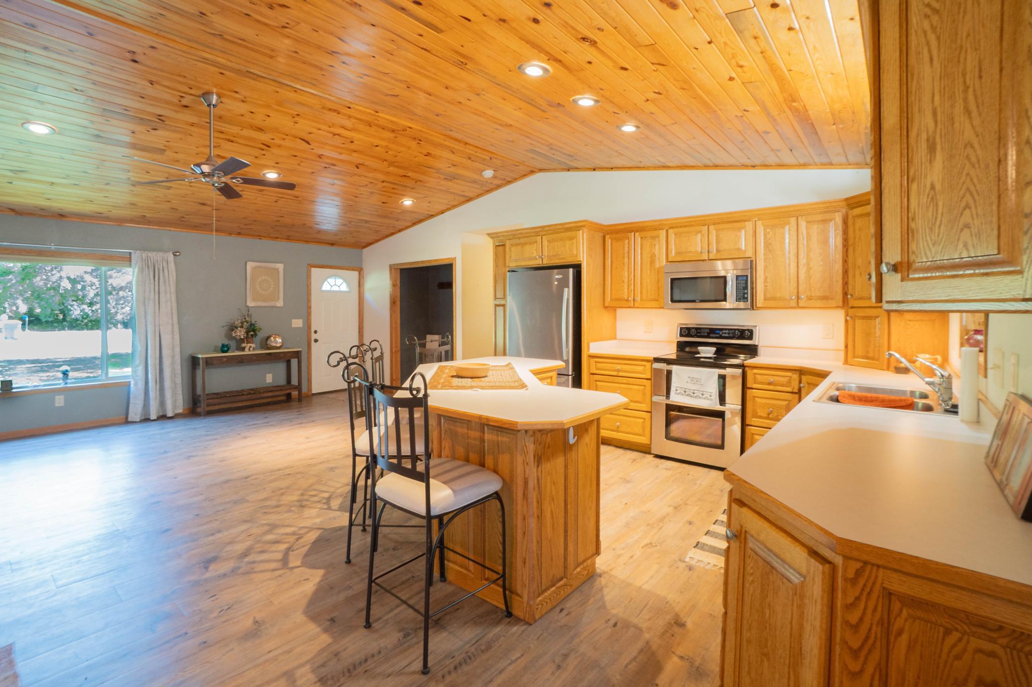 2010 single family home for sale at 424 Walker Avenue S in New York Mills, MN — 3 bed, 2 bath (photo 8 of 32)