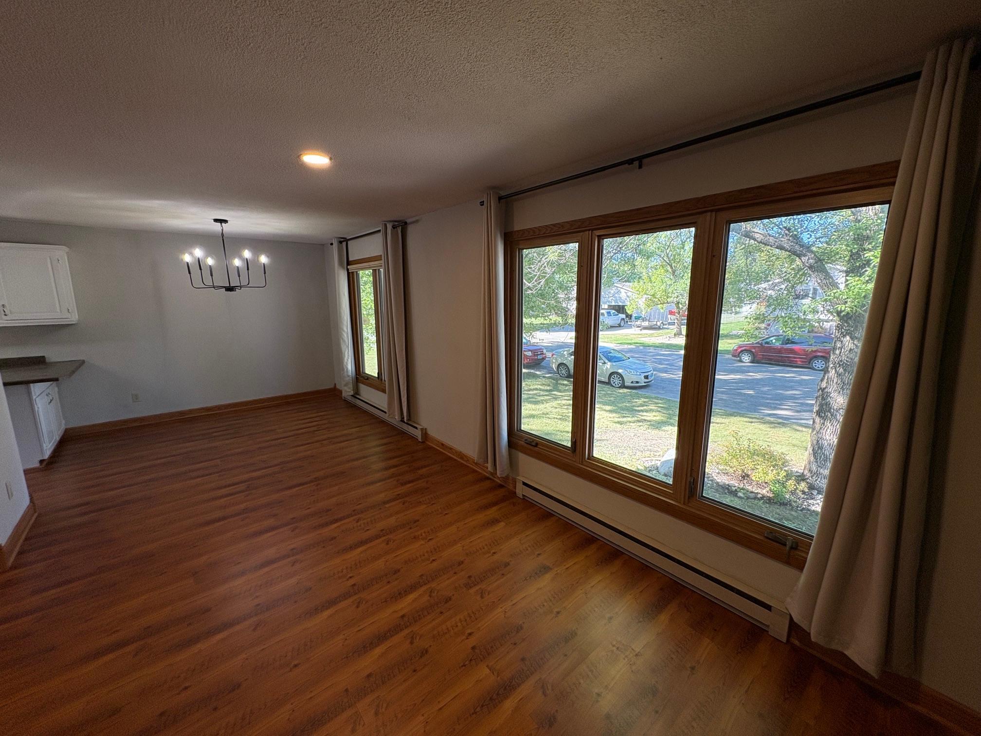 1978 single family home for sale at 507 18th Avenue N in Wahpeton, ND — 4 bed, 2 bath (photo 11 of 41)