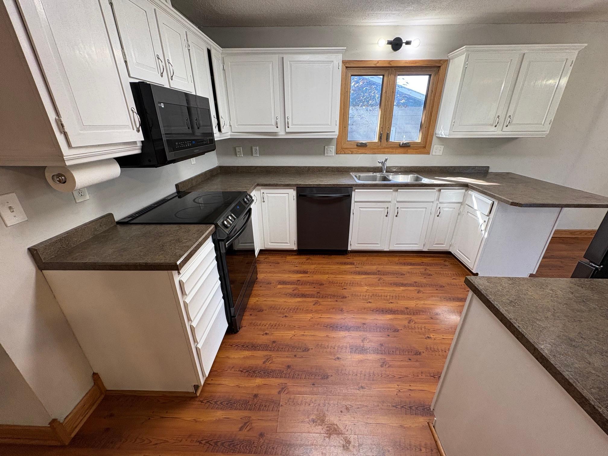 1978 single family home for sale at 507 18th Avenue N in Wahpeton, ND — 4 bed, 2 bath (photo 12 of 41)