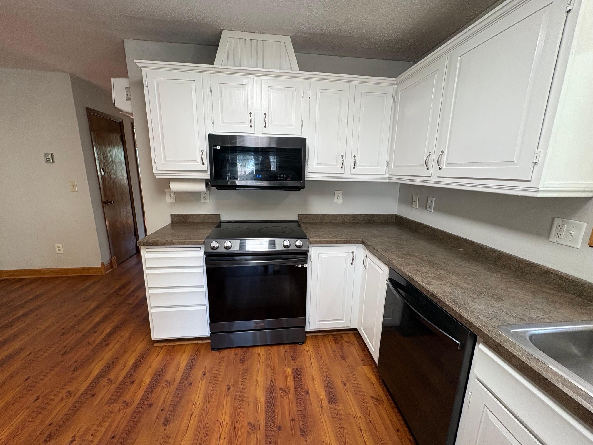 1978 single family home for sale at 507 18th Avenue N in Wahpeton, ND — 4 bed, 2 bath (photo 17 of 41)