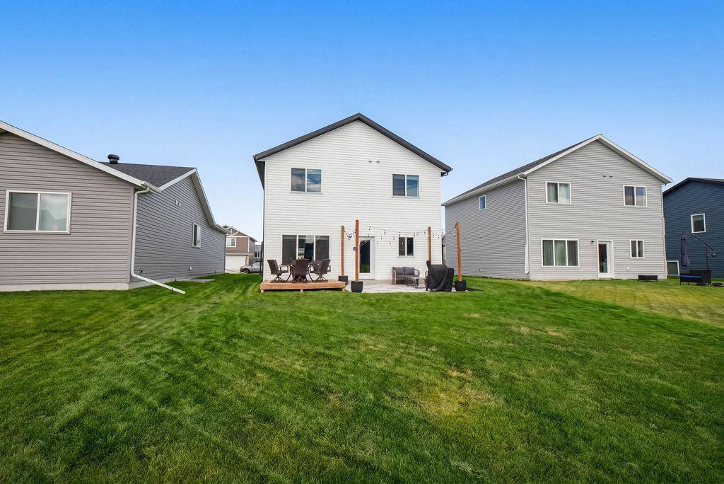 2023 single family home for sale at 1235 Rachel Drive W in West Fargo, ND — 3 bed, 3 bath (photo 33 of 39)