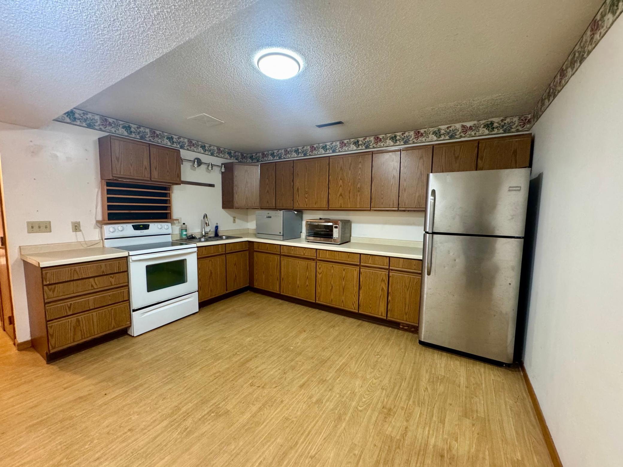 1993 single family home for sale at 5150 Sherman Drive NE in Bemidji, MN — 4 bed, 3 bath (photo 4 of 49)