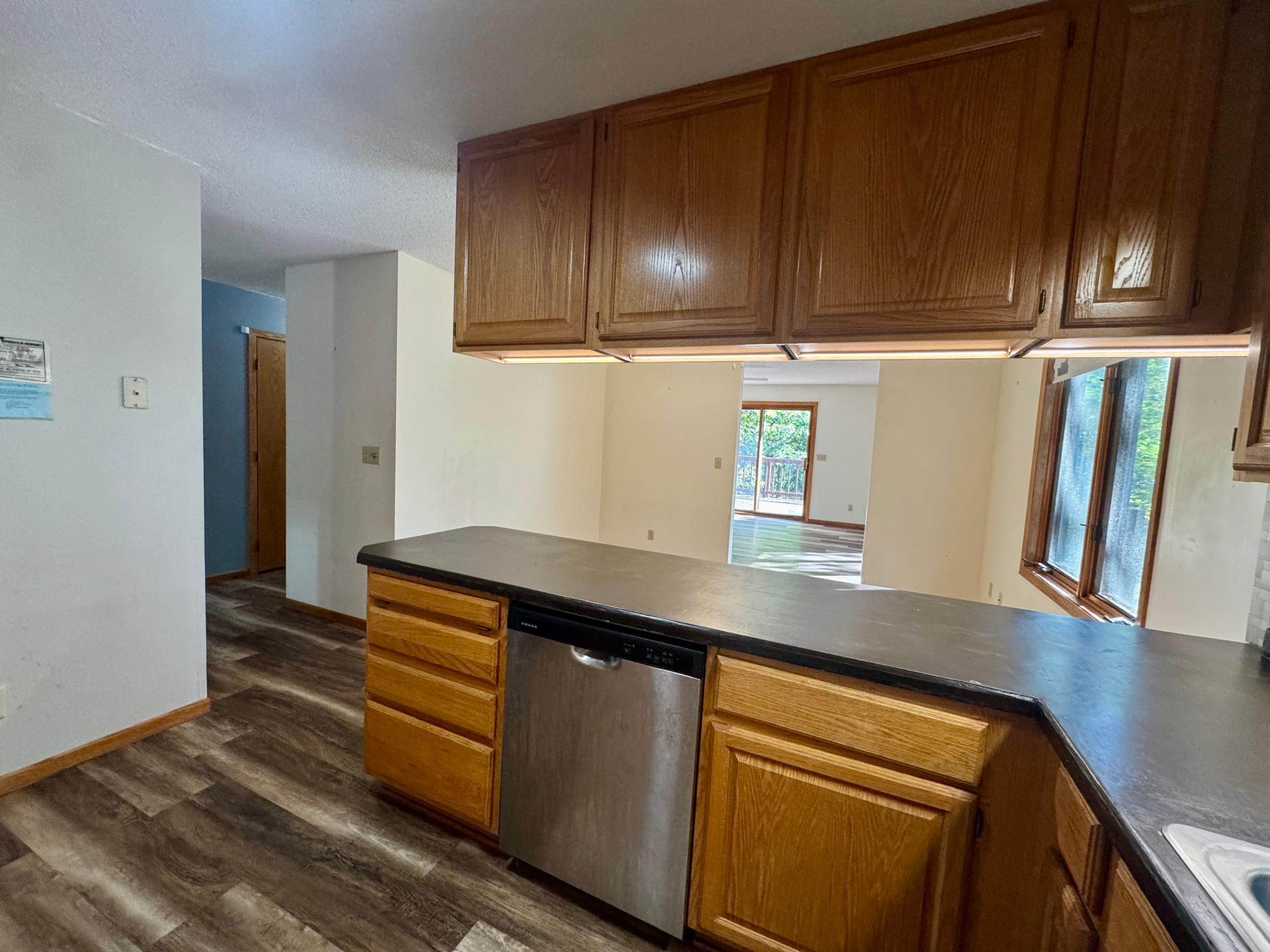 1993 single family home for sale at 5150 Sherman Drive NE in Bemidji, MN — 4 bed, 3 bath (photo 6 of 49)