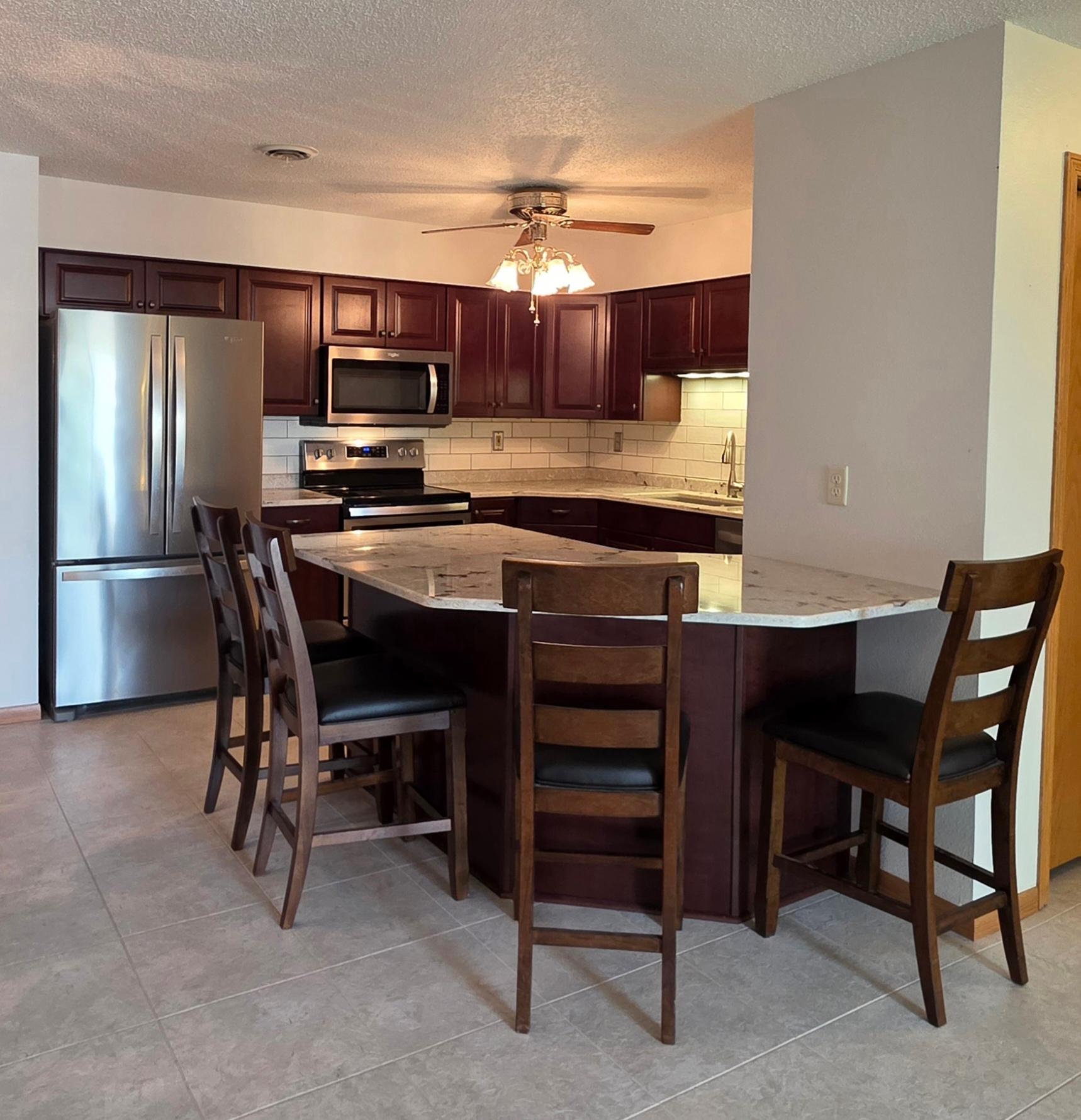 1994 home for sale at 215 3rd Avenue NE in Valley City, ND — 2 bed, 1 bath (photo 2 of 30)