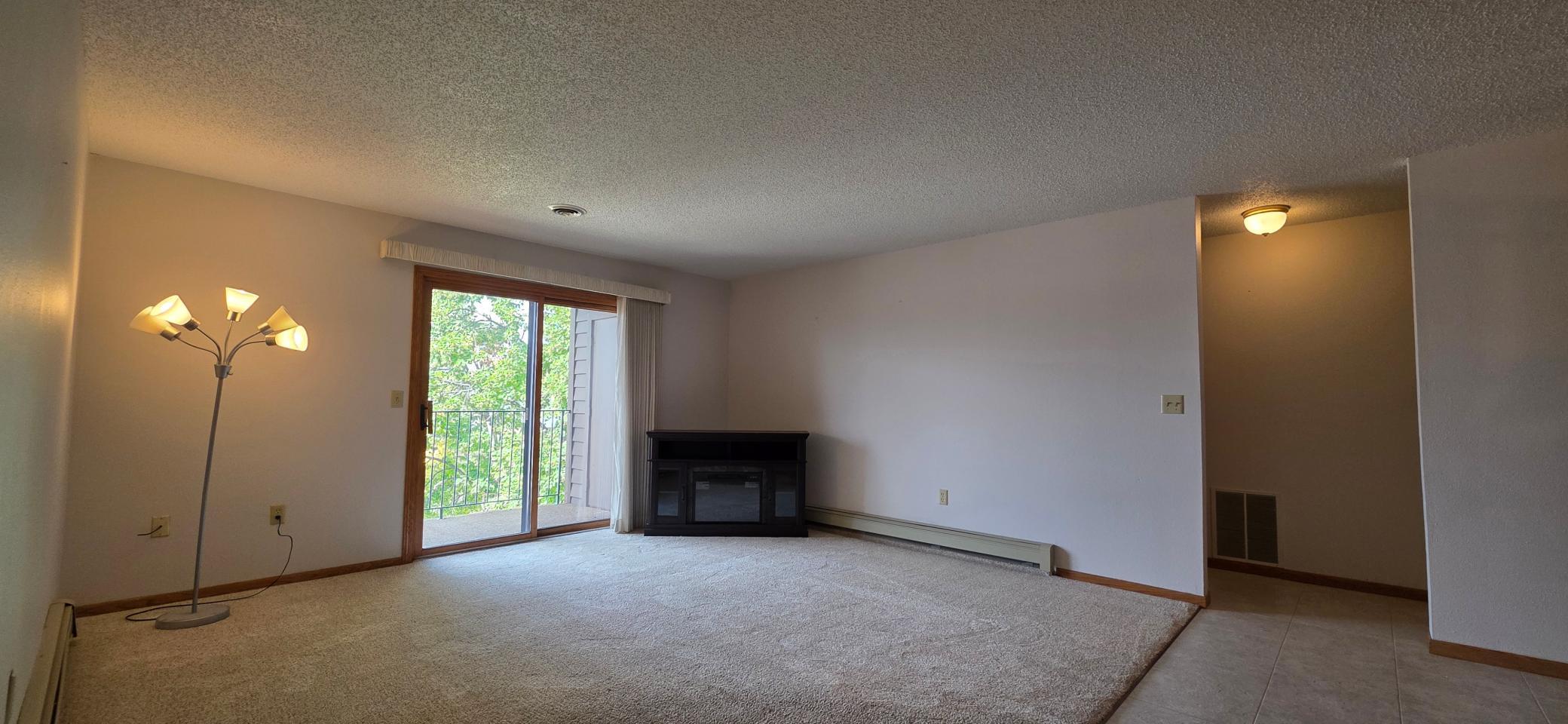 1994 home for sale at 215 3rd Avenue NE in Valley City, ND — 2 bed, 1 bath (photo 11 of 30)