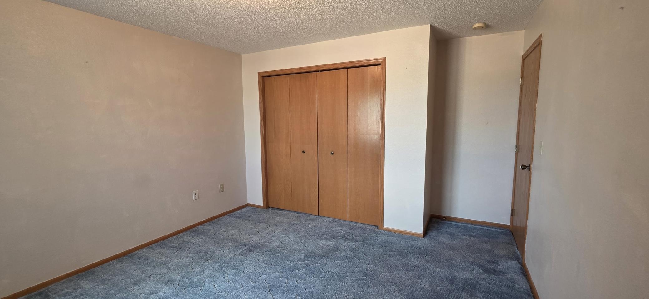 1994 home for sale at 215 3rd Avenue NE in Valley City, ND — 2 bed, 1 bath (photo 16 of 30)
