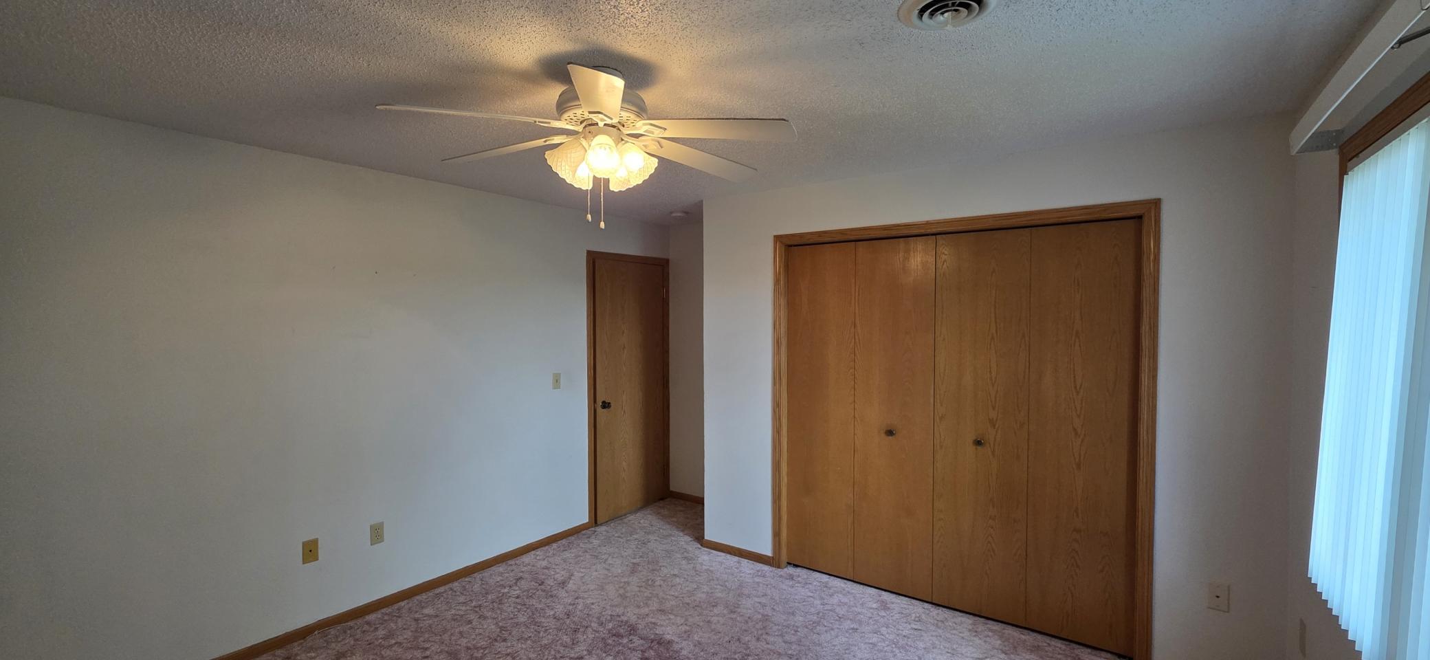 1994 home for sale at 215 3rd Avenue NE in Valley City, ND — 2 bed, 1 bath (photo 19 of 30)