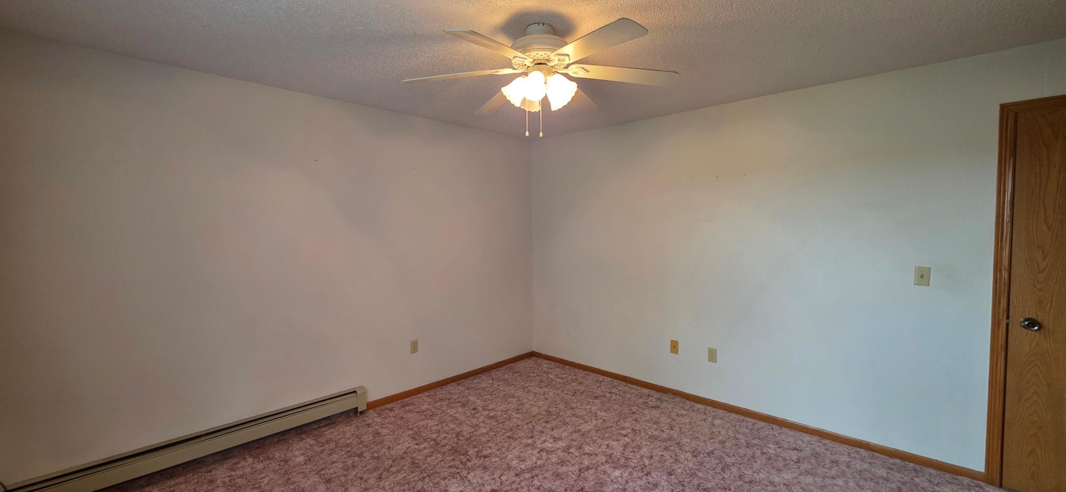 1994 home for sale at 215 3rd Avenue NE in Valley City, ND — 2 bed, 1 bath (photo 21 of 30)