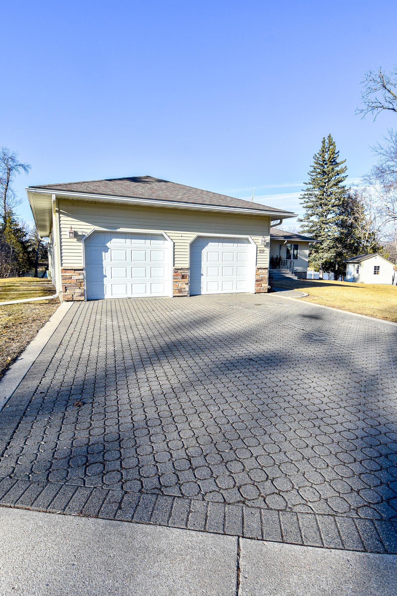 1950 single family home for sale at 1217 Taft Street E in Thief River Falls, MN — 3 bed, 2 bath (photo 30 of 40)