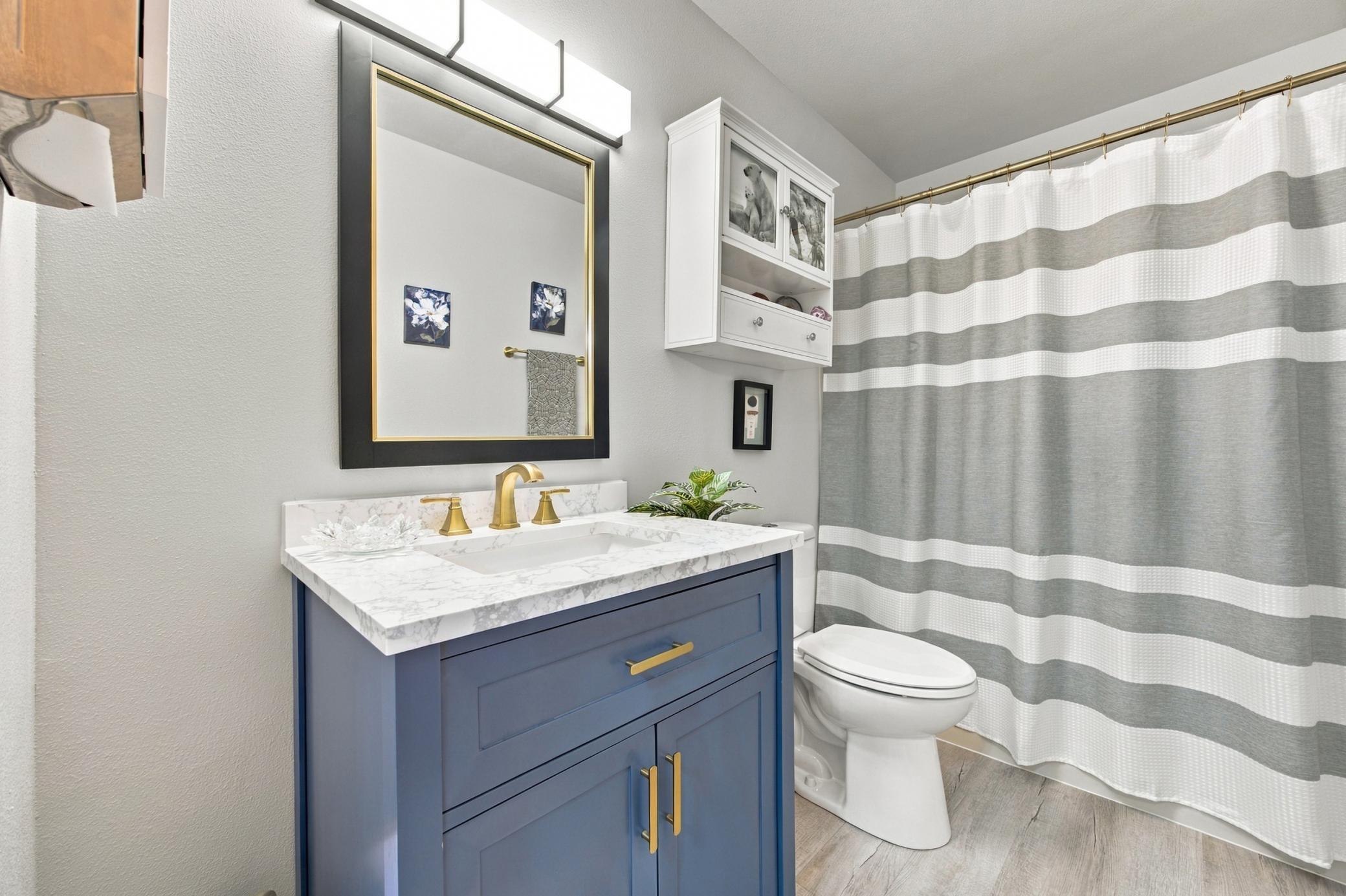 1991 single family home for sale at 3723 10th Street N in Fargo, ND — 4 bed, 2 bath (photo 16 of 30)