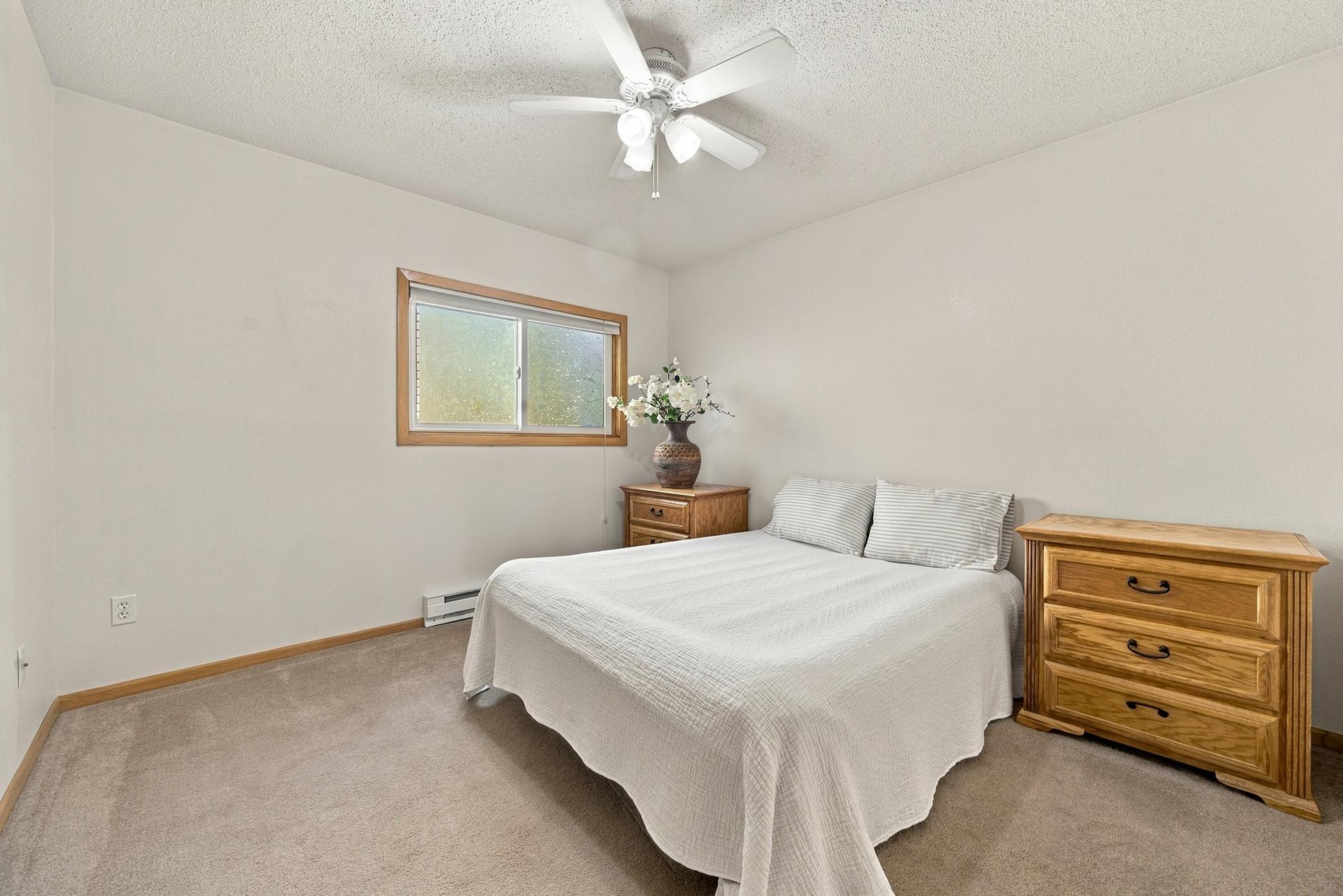 1991 single family home for sale at 3723 10th Street N in Fargo, ND — 4 bed, 2 bath (photo 17 of 30)