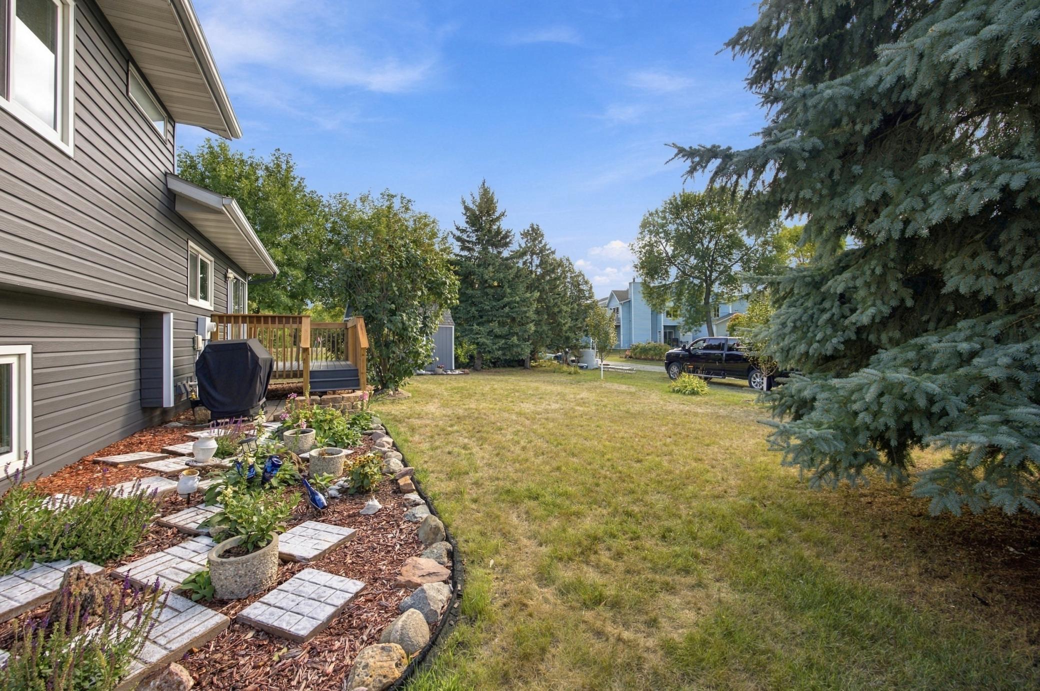 1991 single family home for sale at 3723 10th Street N in Fargo, ND — 4 bed, 2 bath (photo 29 of 30)