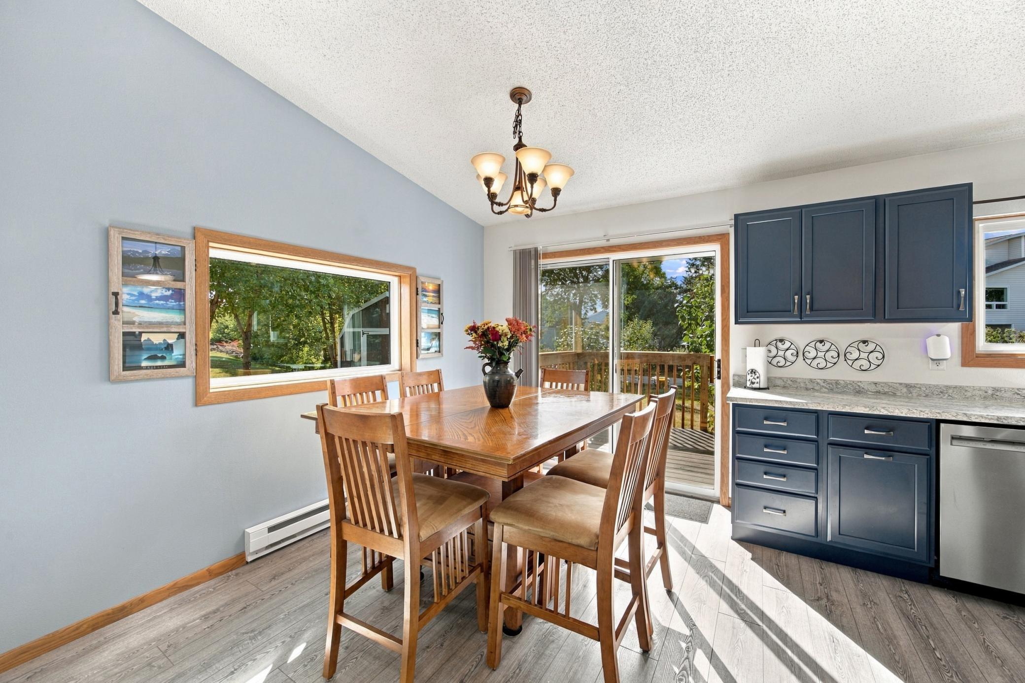 1991 single family home for sale at 3723 10th Street N in Fargo, ND — 4 bed, 2 bath (photo 8 of 30)