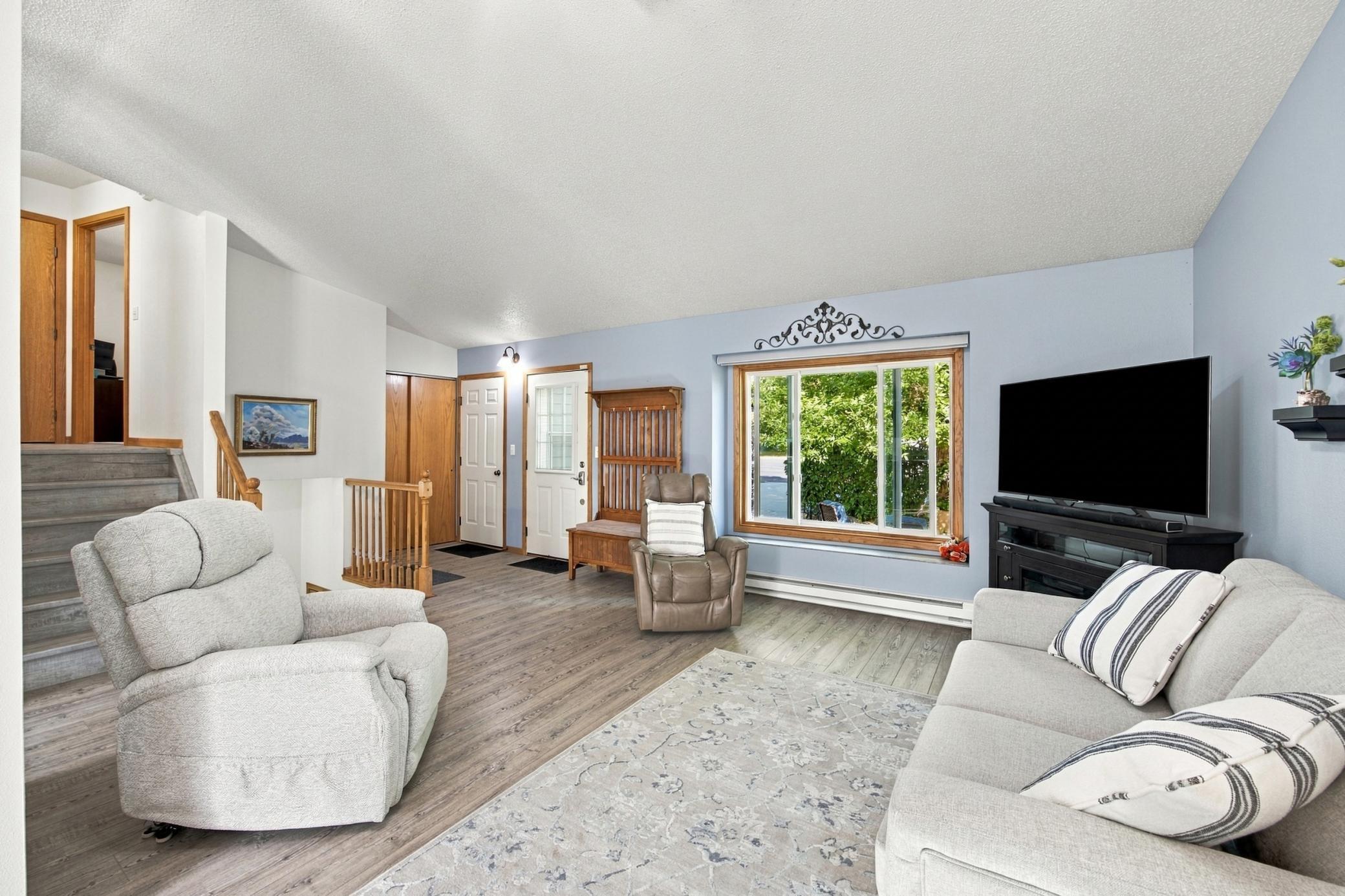 1991 single family home for sale at 3723 10th Street N in Fargo, ND — 4 bed, 2 bath (photo 9 of 30)