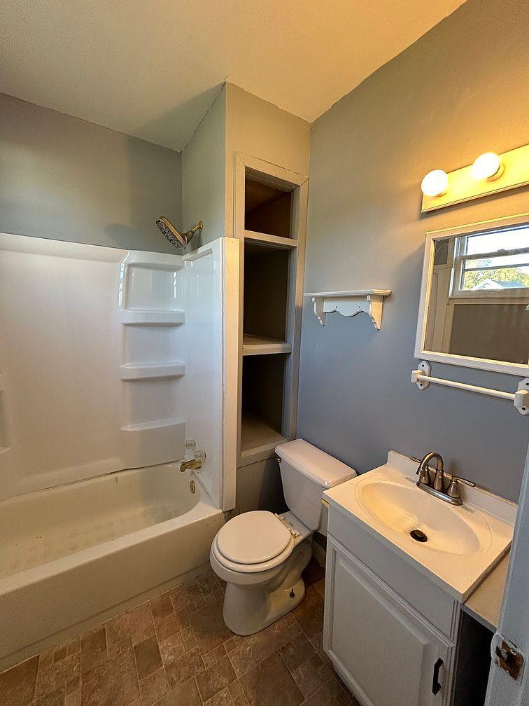 1926 home for sale at 230 11th Street N in Breckenridge, MN — 7 bed, 4 bath (photo 17 of 31)