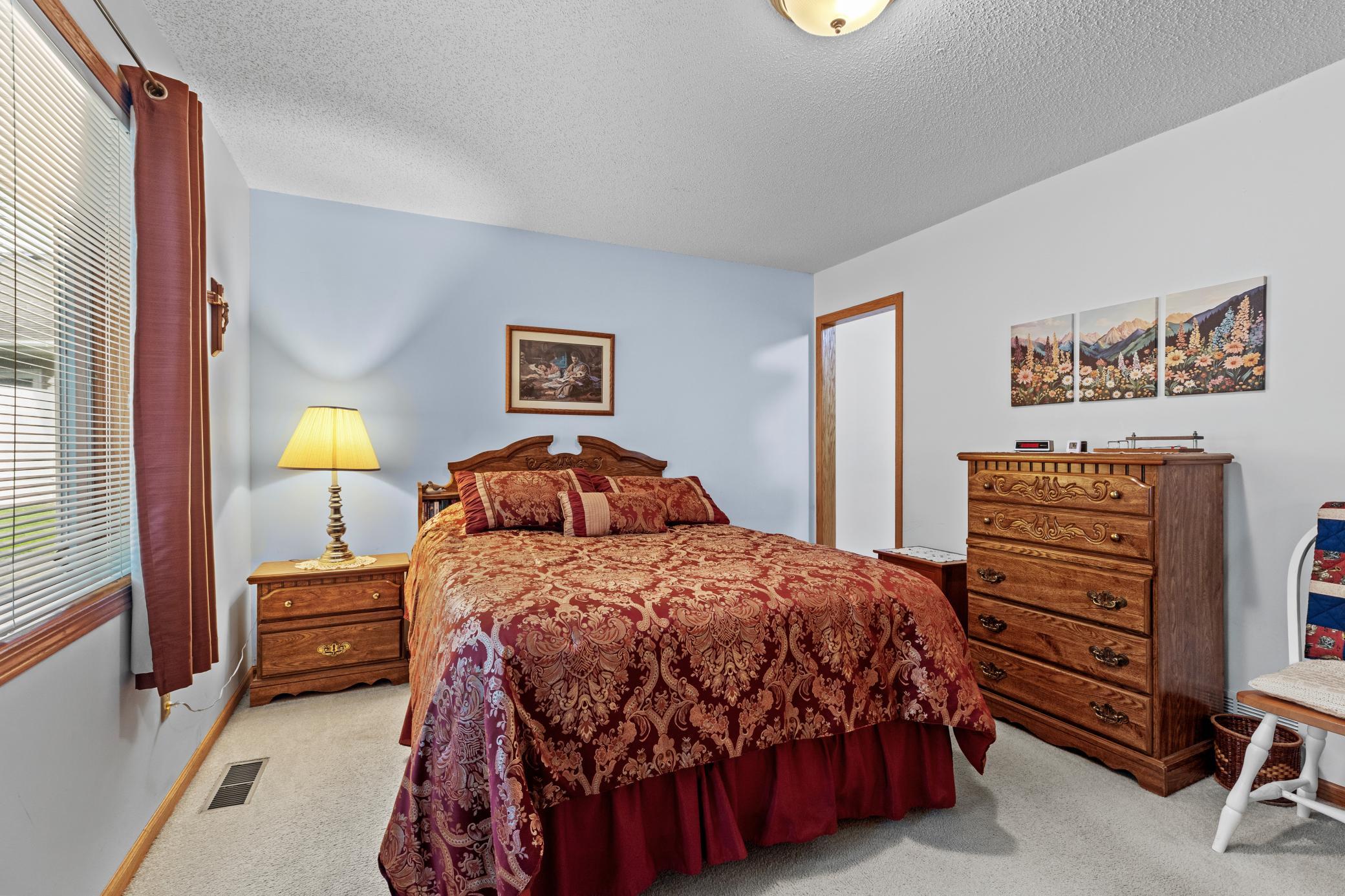 1996 single family home for sale at 2404 Woodridge Lane in Brainerd, MN — 3 bed, 2 bath (photo 13 of 25)