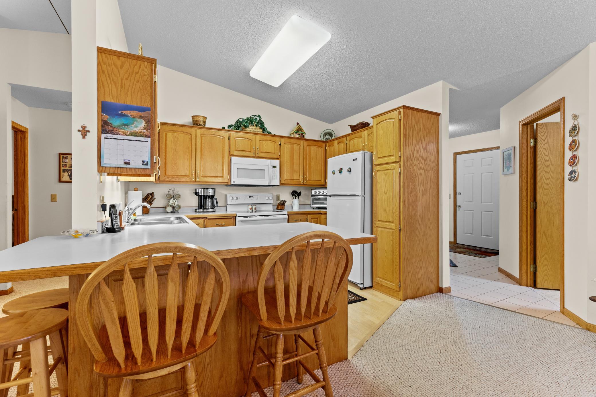 1996 single family home for sale at 2404 Woodridge Lane in Brainerd, MN — 3 bed, 2 bath (photo 6 of 25)