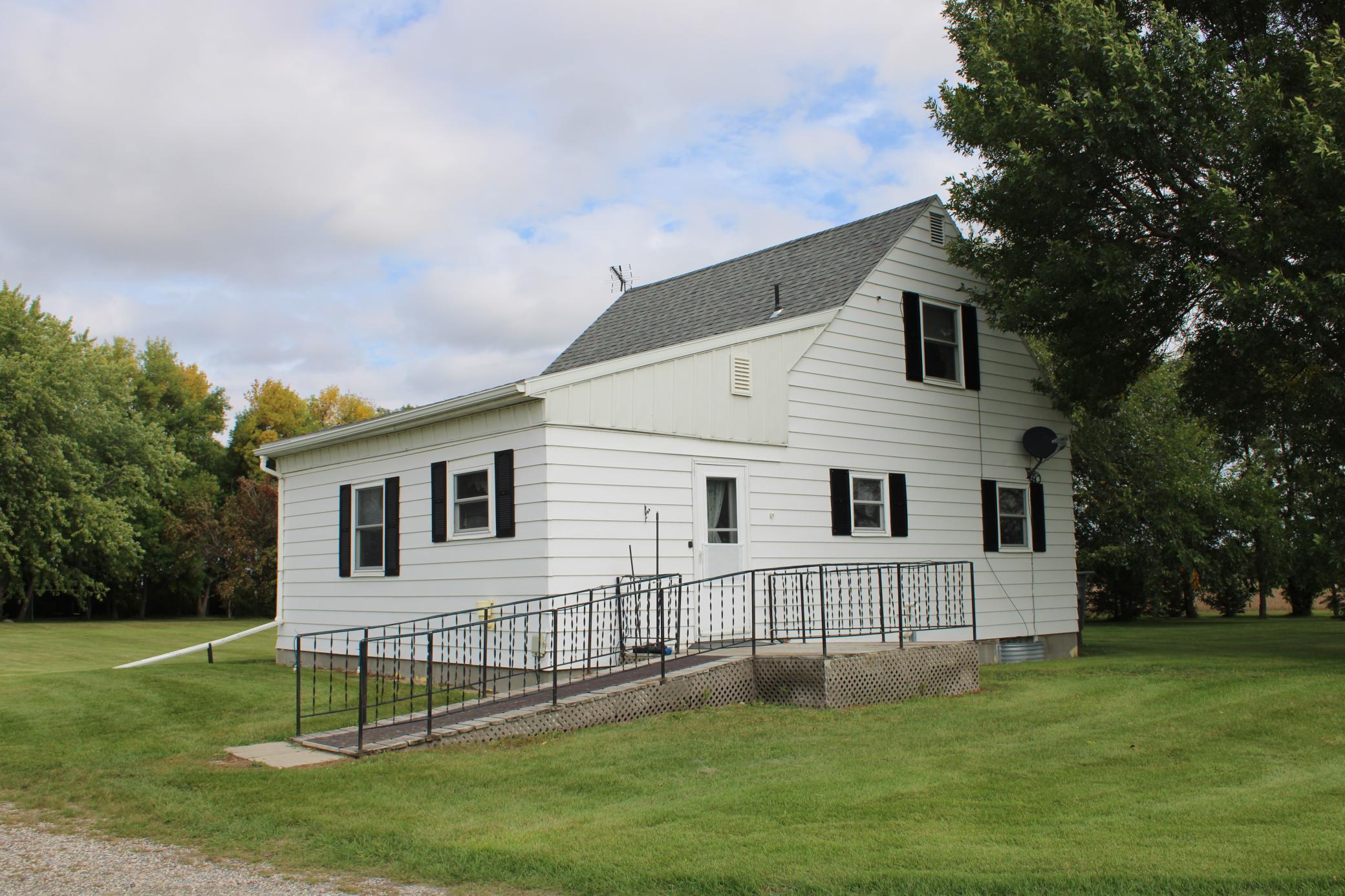 1930 single family home for sale at 18121 120th Avenue NE in Thief River Falls, MN — 3 bed, 1 bath (photo 9 of 41)
