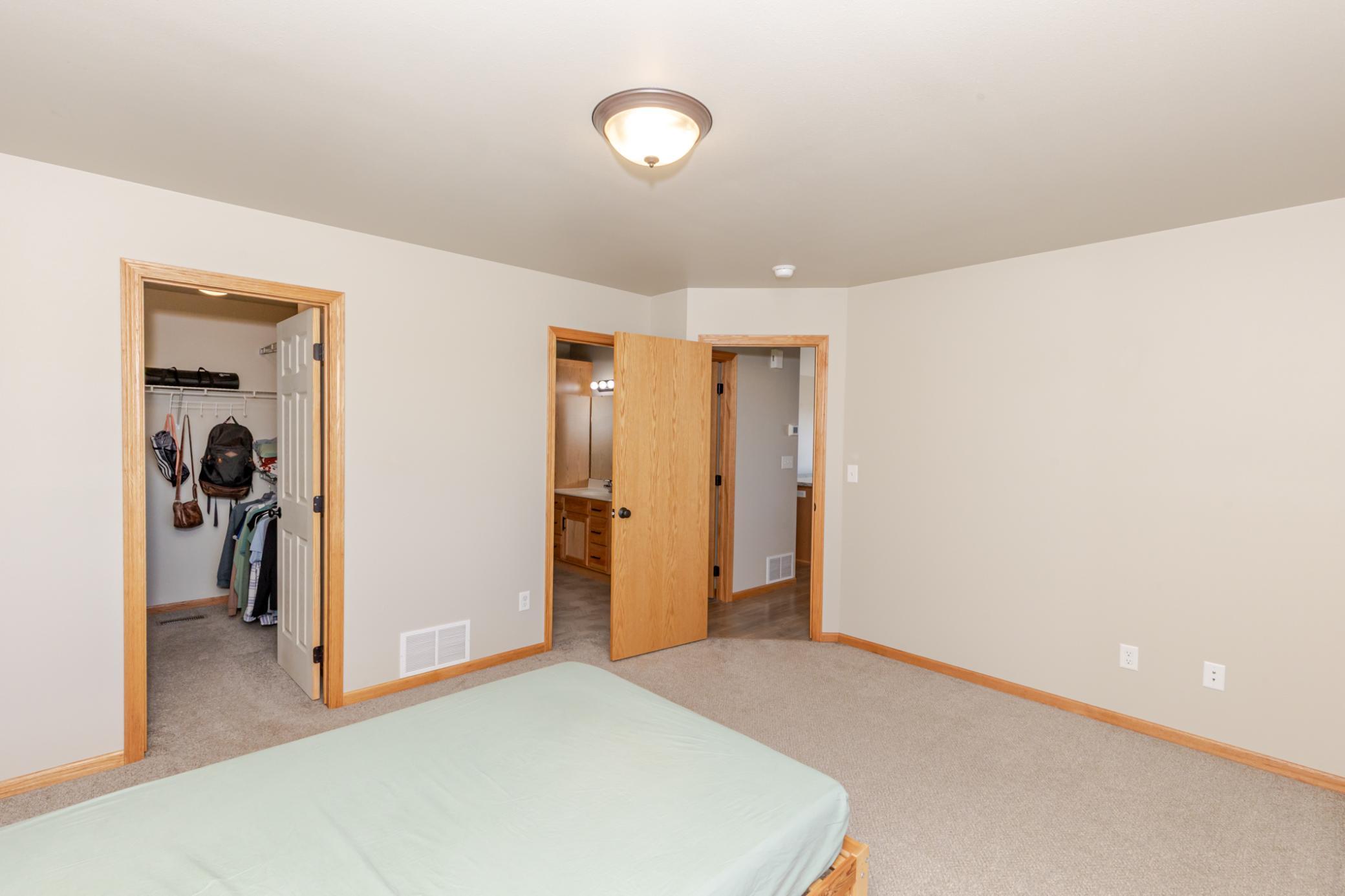2020 single family home for sale at 3299 Maple Leaf Loop S in Fargo, ND — 3 bed, 2 bath (photo 23 of 44)