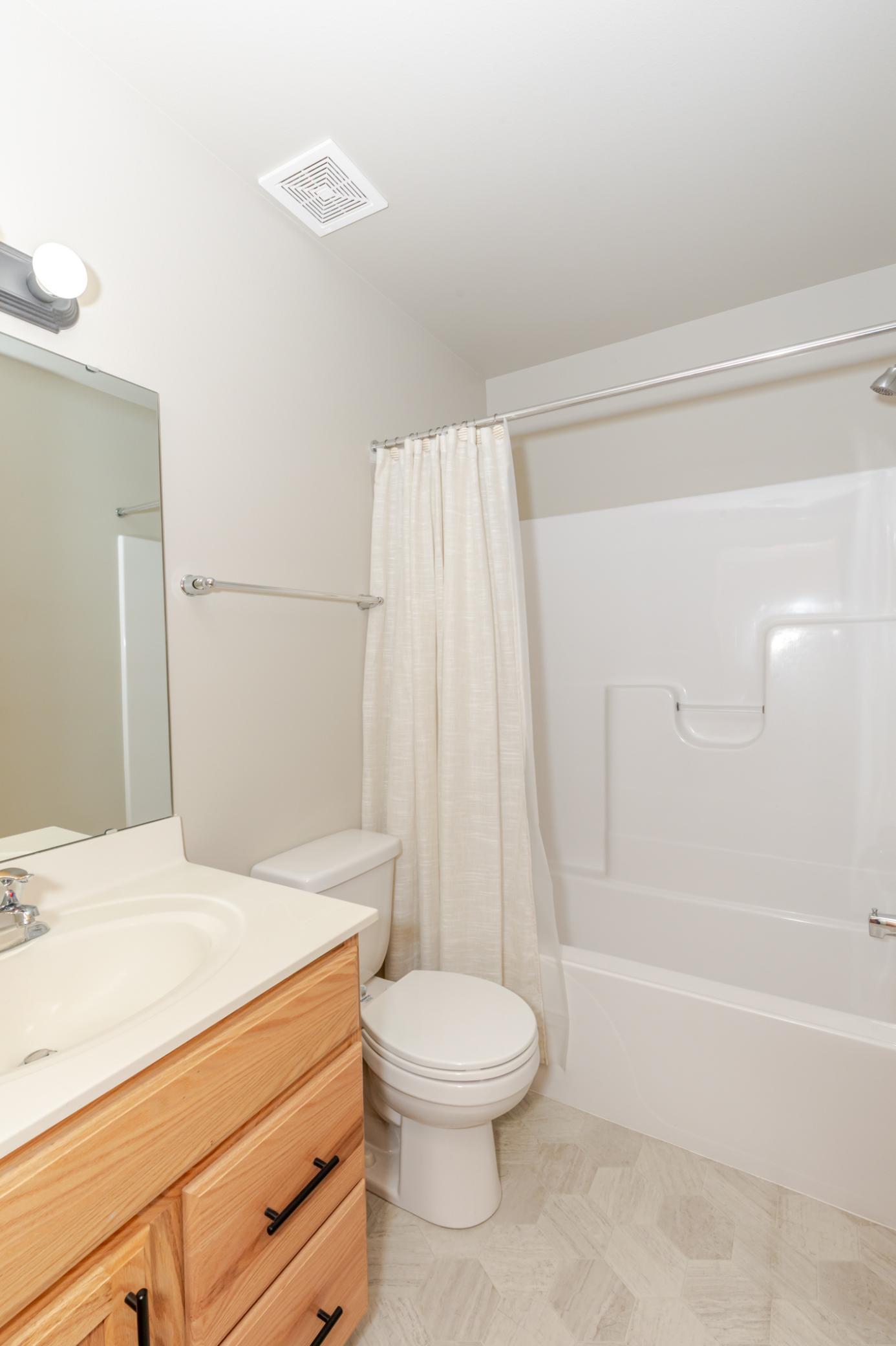 2020 single family home for sale at 3299 Maple Leaf Loop S in Fargo, ND — 3 bed, 2 bath (photo 35 of 44)
