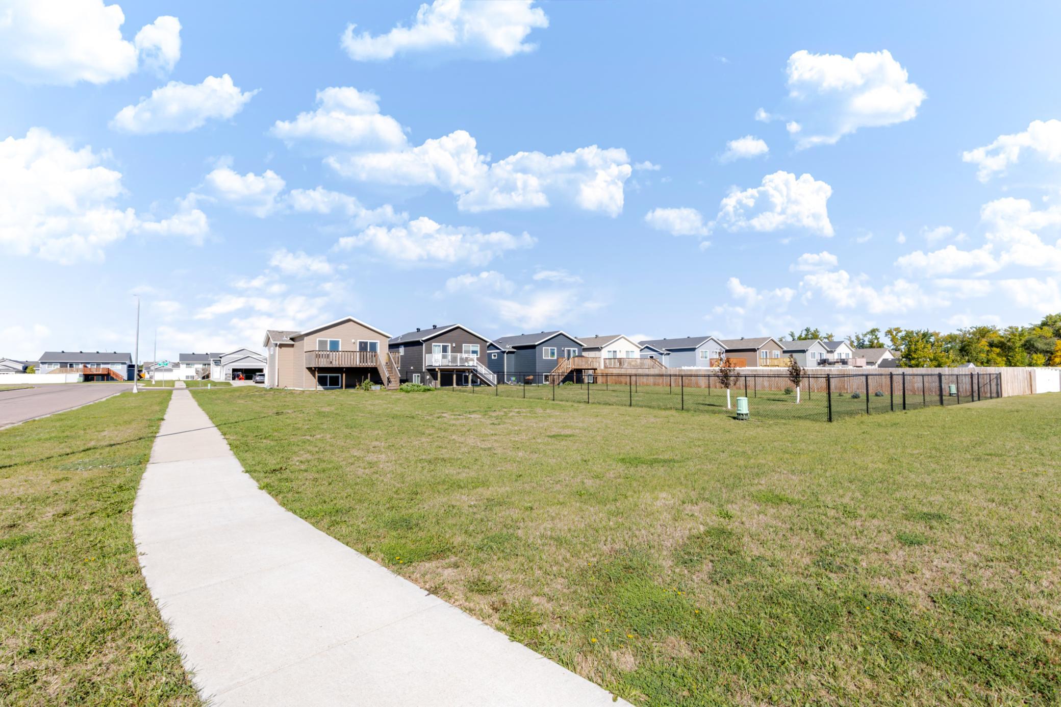 2020 single family home for sale at 3299 Maple Leaf Loop S in Fargo, ND — 3 bed, 2 bath (photo 42 of 44)
