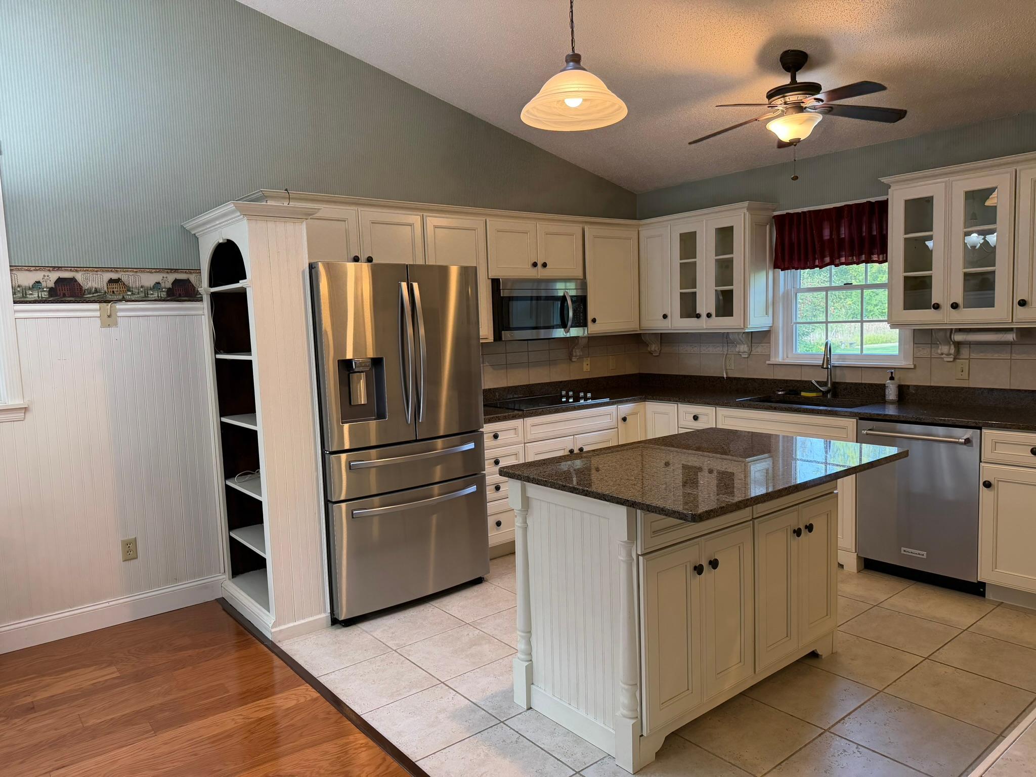 1995 single family home for sale at 30420 480th Street in Palisade, MN — 3 bed, 2 bath (photo 11 of 45)