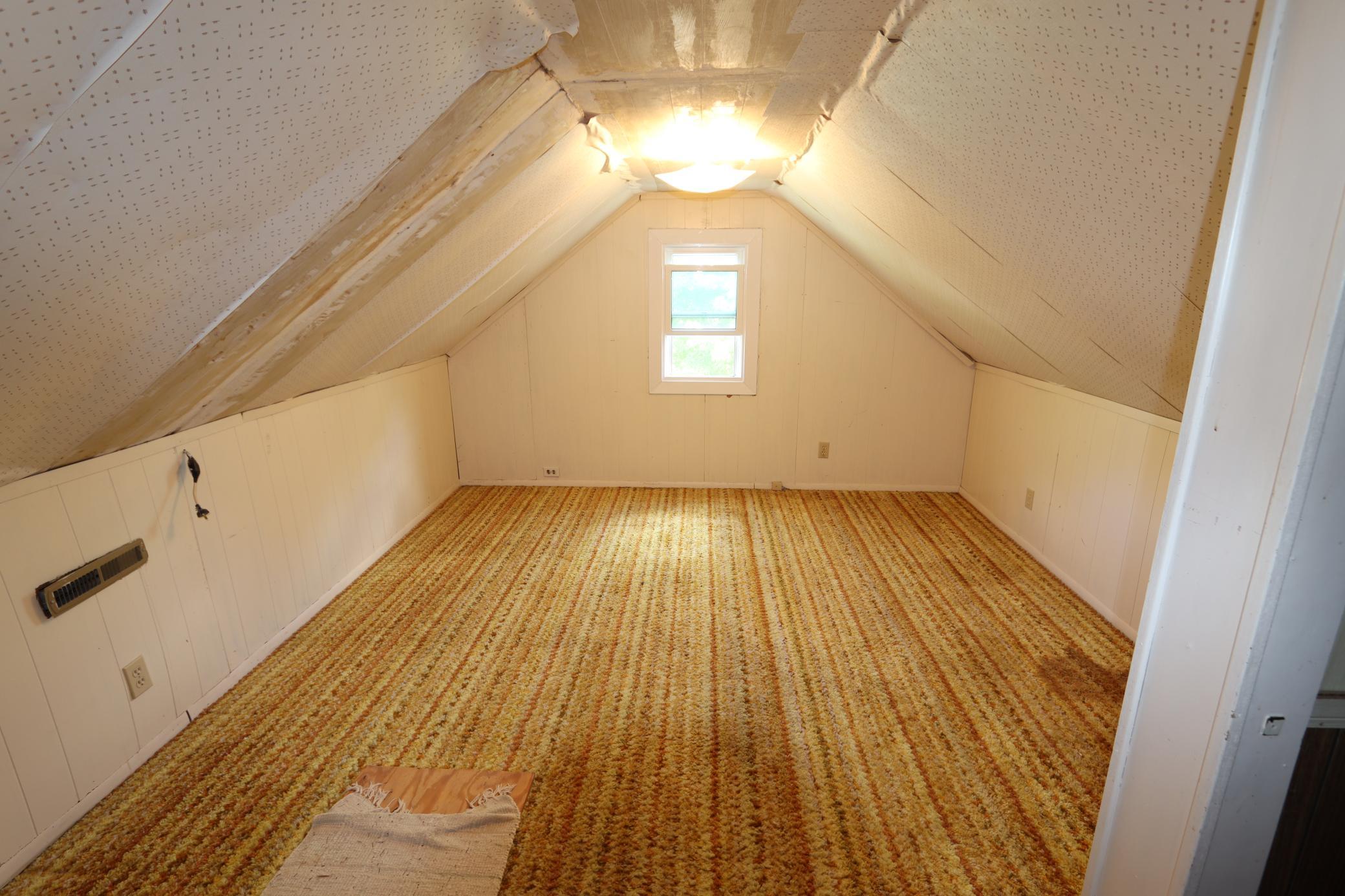 1936 single family home for sale at 1105 15th Street S in Fargo, ND — 2 bed, 1 bath (photo 16 of 36)