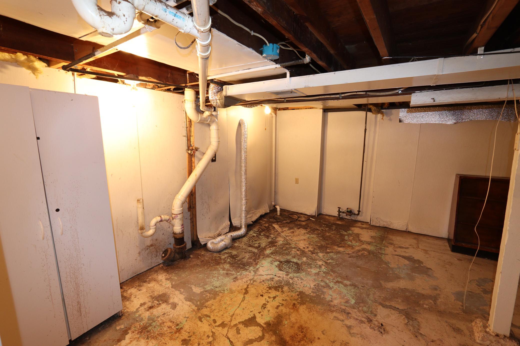 1936 single family home for sale at 1105 15th Street S in Fargo, ND — 2 bed, 1 bath (photo 25 of 36)