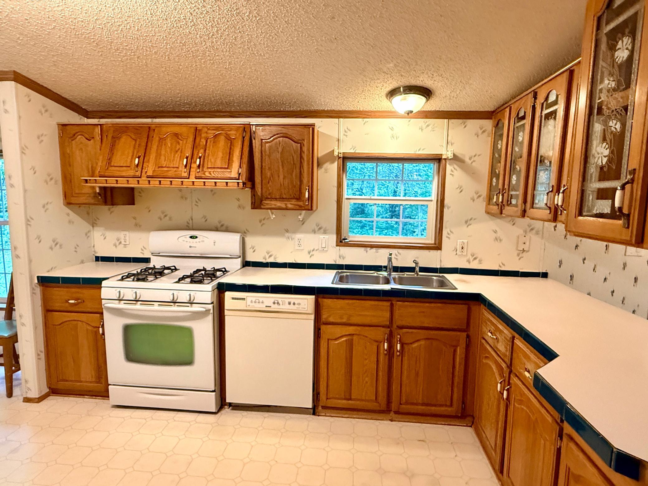 1997 single family home for sale at 9446 Pony Lake Road NW in Bemidji, MN — 3 bed, 2 bath (photo 6 of 18)