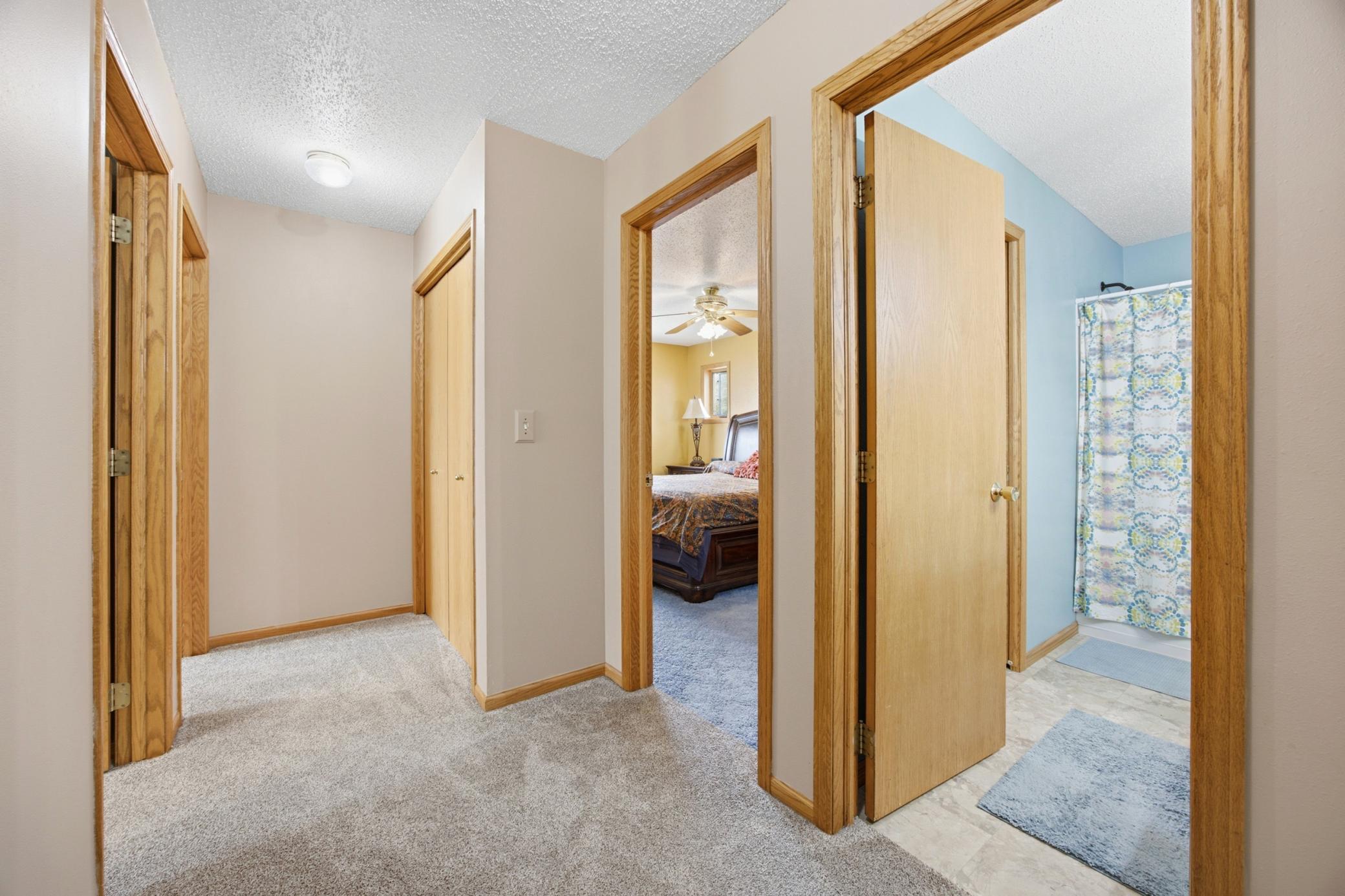 1994 single family home for sale at 1709 33 1/2 Street S in Moorhead, MN — 4 bed, 2 bath (photo 11 of 34)