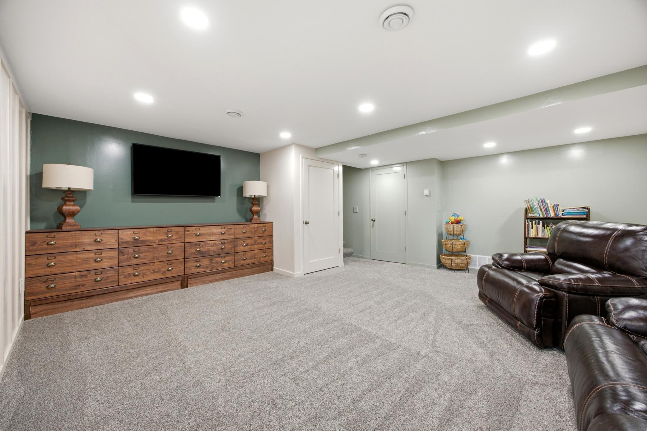 1994 single family home for sale at 1709 33 1/2 Street S in Moorhead, MN — 4 bed, 2 bath (photo 22 of 34)