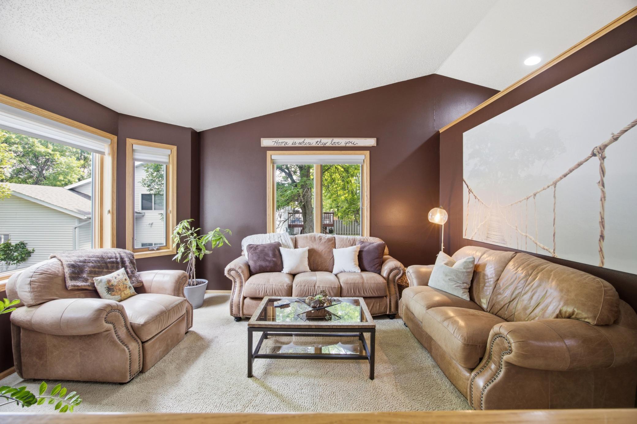 1994 single family home for sale at 1709 33 1/2 Street S in Moorhead, MN — 4 bed, 2 bath (photo 4 of 34)